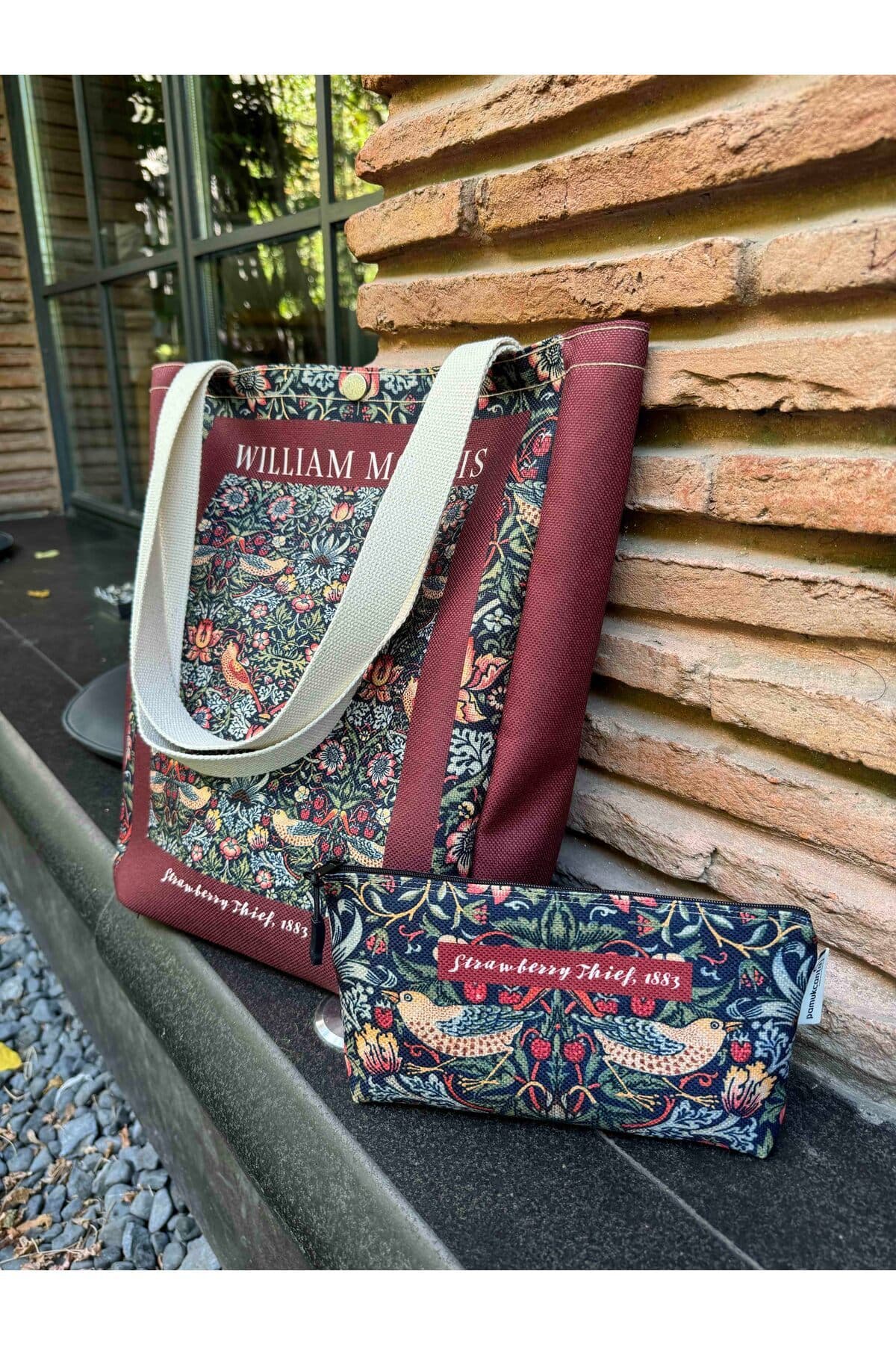 ست ۲ عددی کیف پارچهای و کیف لوازم آرایش pamukcanta William Morris کانواس قابل شستوشو جیبدار با دکمه فلزی ست ۲ عددی کیف پارچهای و کیف لوازم آرایش pamukcanta William Morris کانواس قابل شستوشو جیبدار با دکمه فلزی