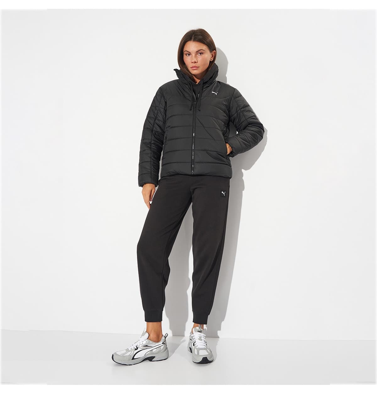 مونت زنانه Puma پددار مشکی کلاهدار Essentials مونت زنانه Puma پددار مشکی کلاهدار Essentials