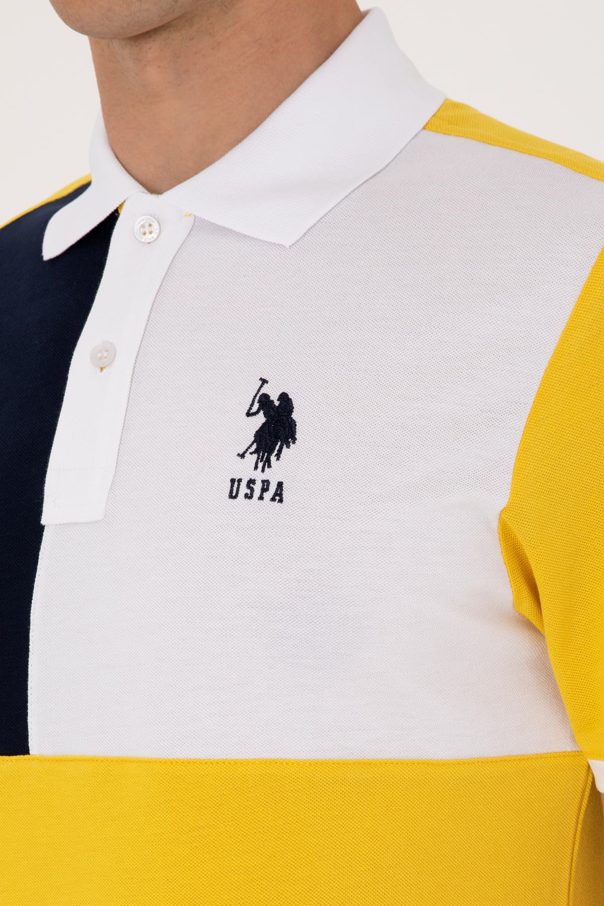 تیشرت مردانه U.S. Polo Assn. فیت معمولی یقه Polo زرد تیره مدل 50299782-VR094 تیشرت مردانه U.S. Polo Assn. فیت معمولی یقه Polo زرد تیره مدل 50299782-VR094