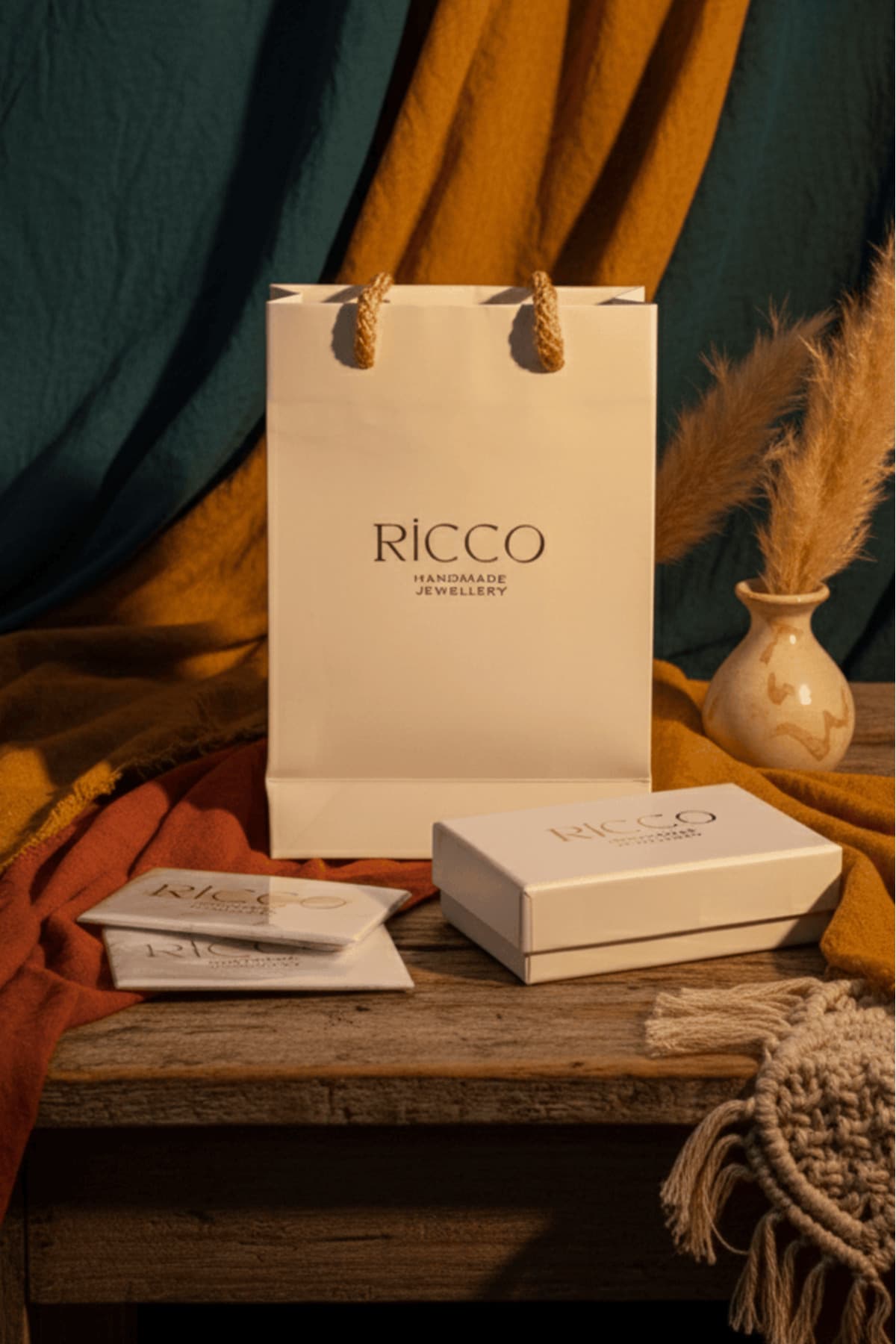 گردنبند Ricco Jewellery نقره 925 با روکش طلای 14 K عکسدار درپوشدار سفارشی گردنبند Ricco Jewellery نقره 925 با روکش طلای 14 K عکسدار درپوشدار سفارشی