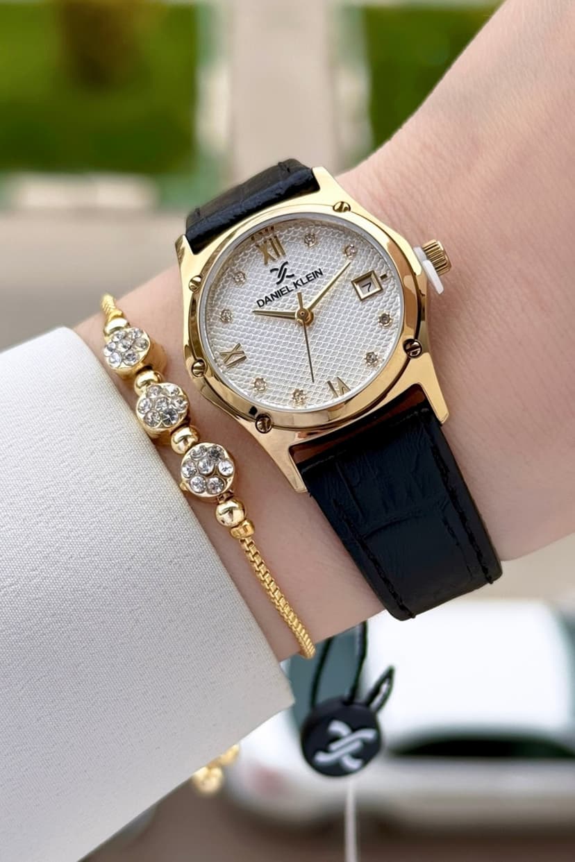 ساعت مچی زنانه Daniel Klein قاب طلایی بند مشکی 29 mm و دستبند ساعت مچی زنانه Daniel Klein قاب طلایی بند مشکی 29 mm و دستبند