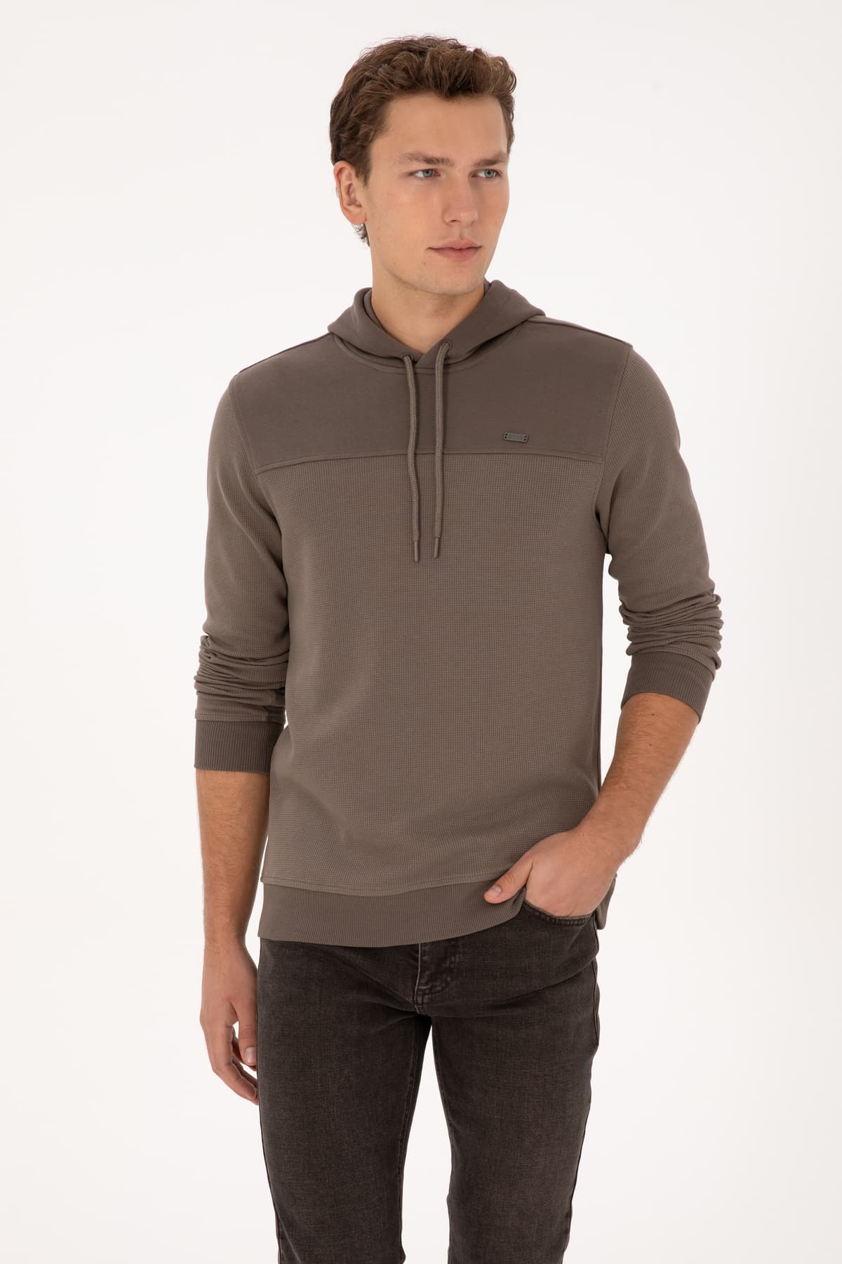 سوئیشرت مردانه U.S. Polo Assn. کاپشندار بافت لانهزنبوری قهوهای خاکستری مدل 50315526-VR052 سوئیشرت مردانه U.S. Polo Assn. کاپشندار بافت لانهزنبوری قهوهای خاکستری مدل 50315526-VR052
