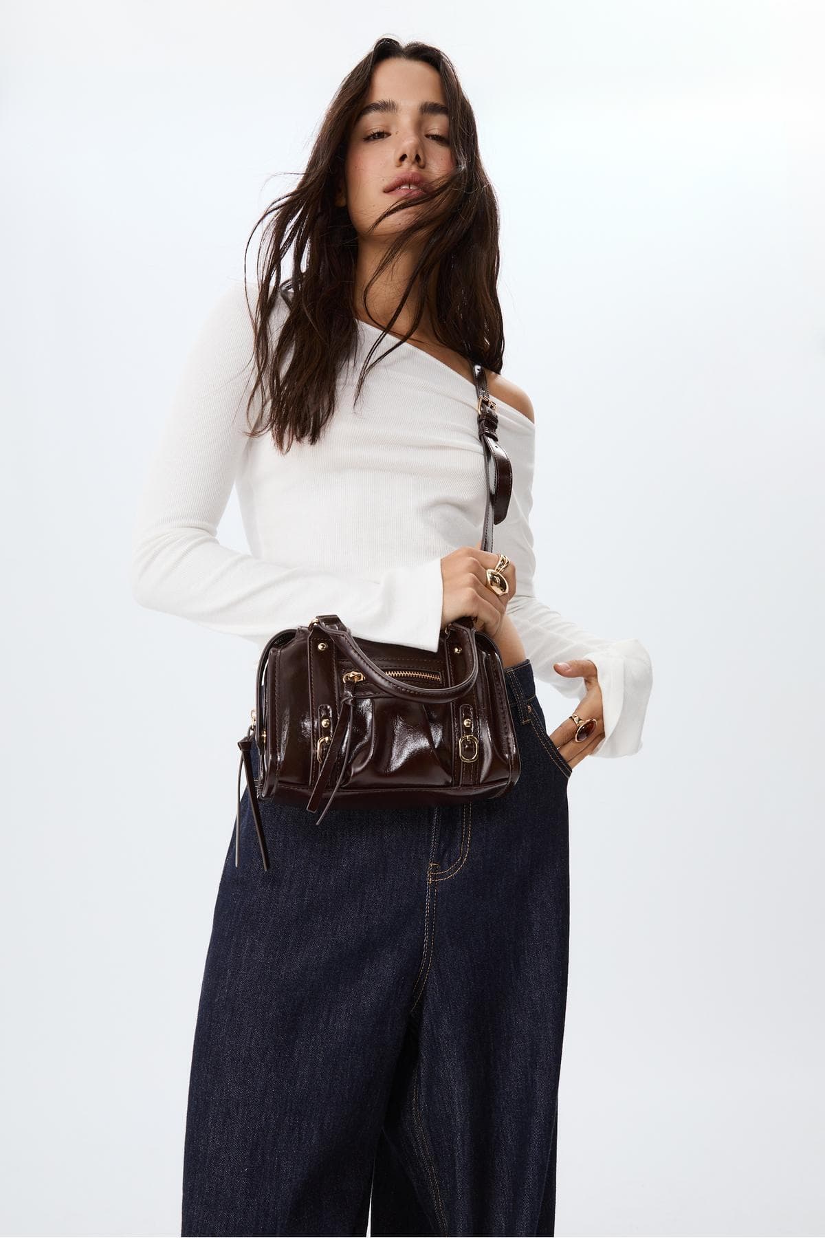 کیف دوشی بولینگ زنانه Stradivarius از چرم مصنوعی کیف دوشی بولینگ زنانه Stradivarius از چرم مصنوعی