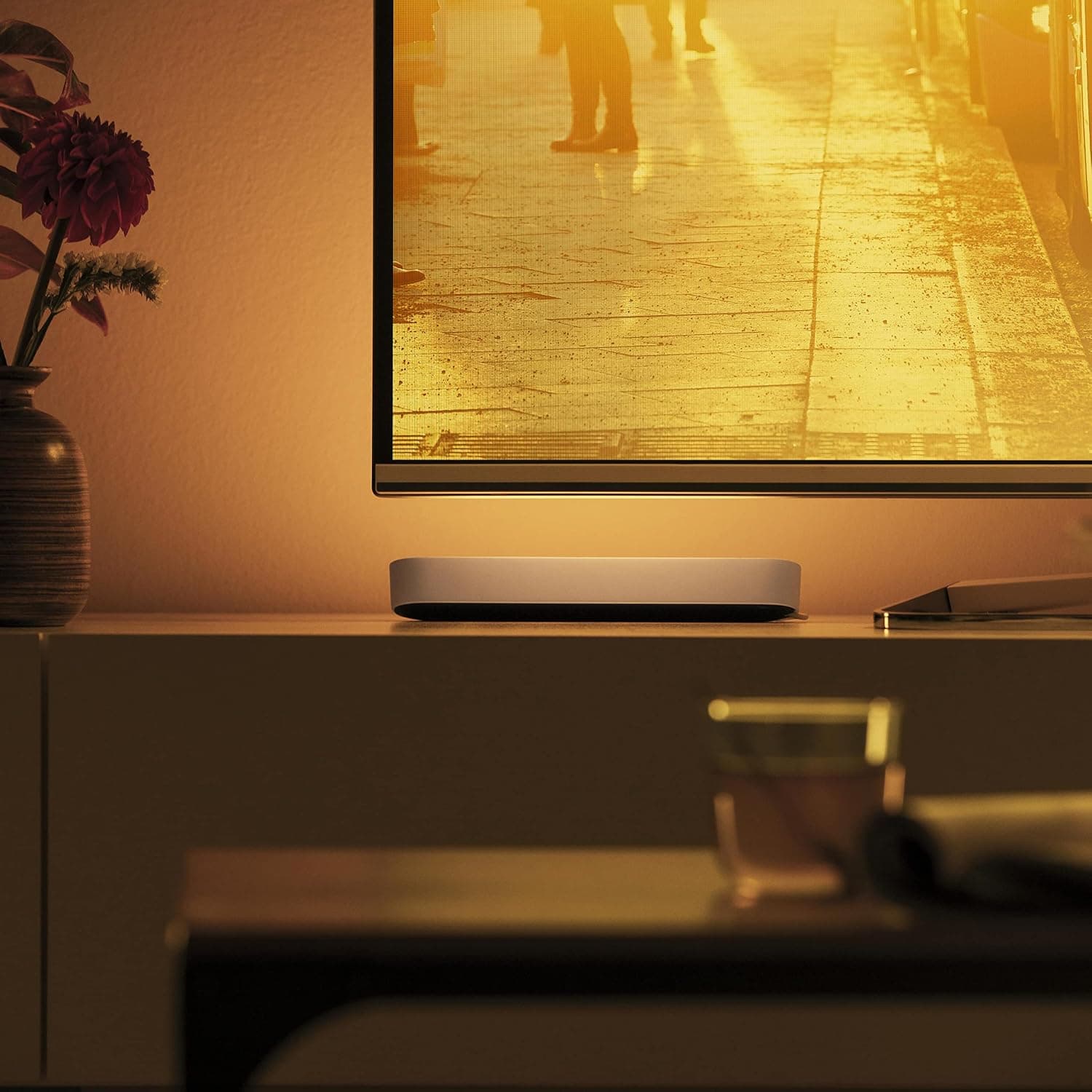 چراغ Philips Hue Play دو عددی سفید با تا ۱۶ میلیون رنگ، کنترل اپلیکیشنی و سازگار با Amazon Alexa چراغ Philips Hue Play دو عددی سفید با تا ۱۶ میلیون رنگ، کنترل اپلیکیشنی و سازگار با Amazon Alexa