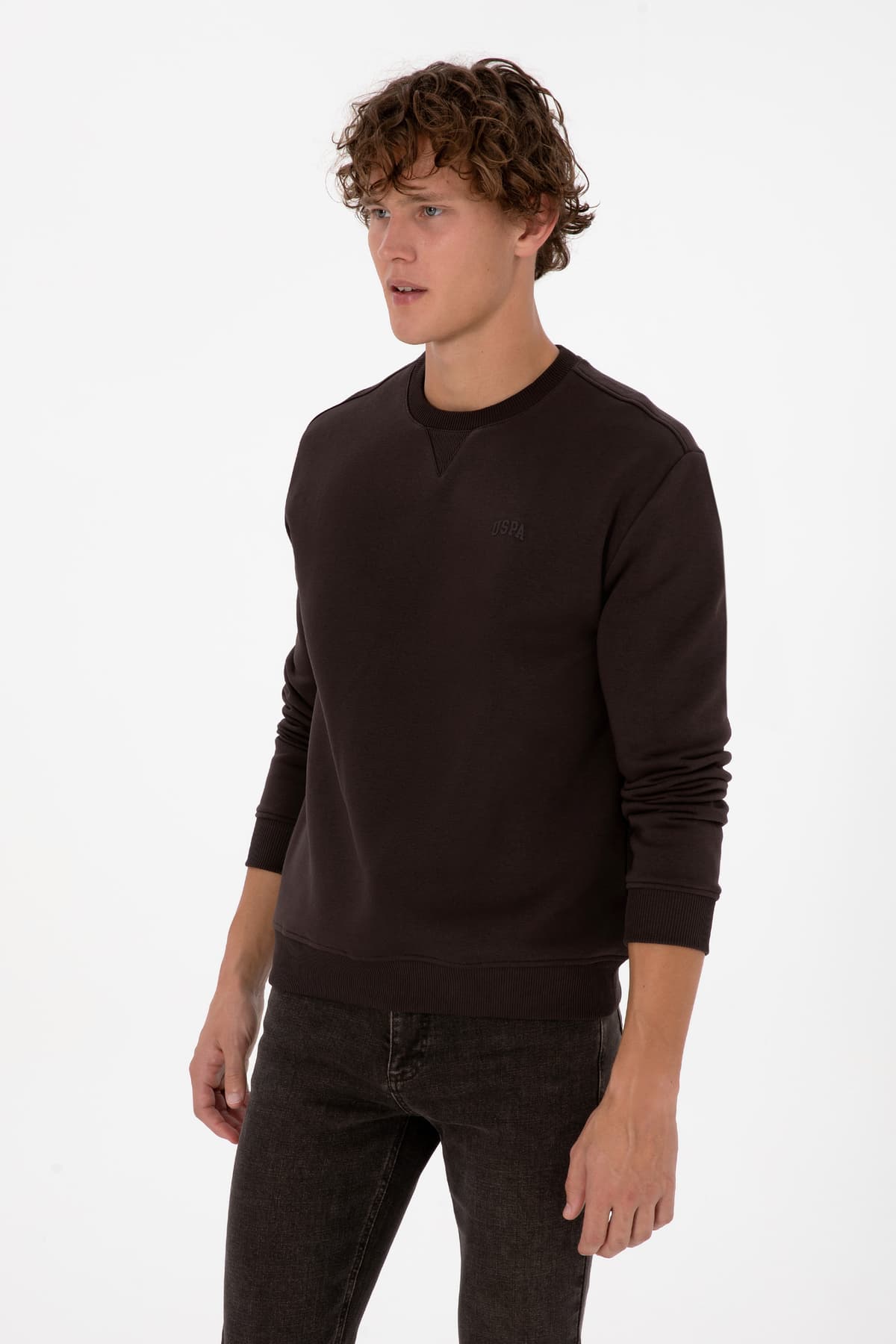 سوئیشرت مردانه U.S. Polo Assn. فیت راحت یقه گرد پرزدار قهوهای مدل 50313757-VR084 سوئیشرت مردانه U.S. Polo Assn. فیت راحت یقه گرد پرزدار قهوهای مدل 50313757-VR084