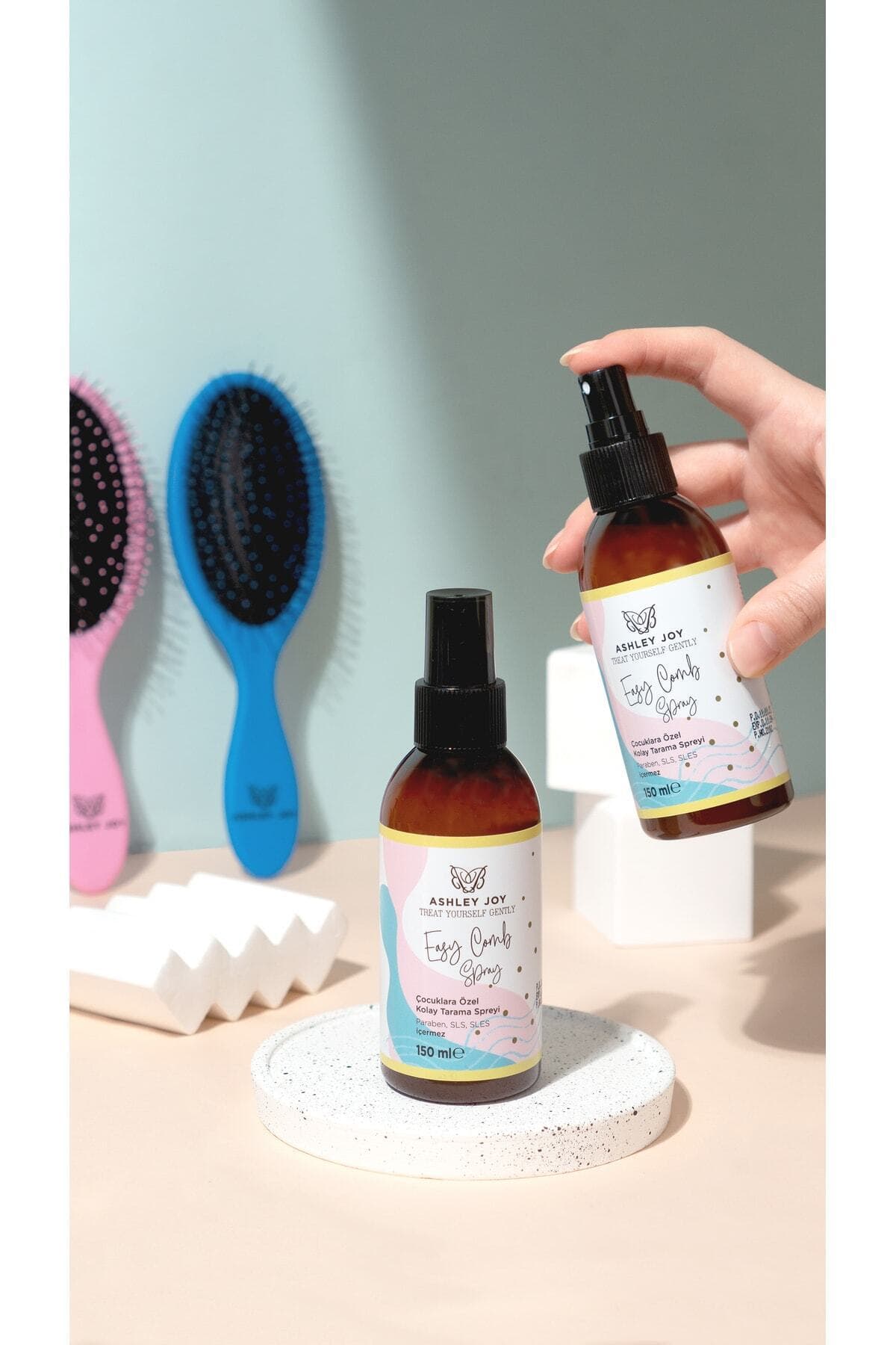 اسپری حجمدهنده موی کودک Ashley Joy با قابلیت شانهکردن آسان و مرطوبکننده 150 ml اسپری حجمدهنده موی کودک Ashley Joy با قابلیت شانهکردن آسان و مرطوبکننده 150 ml