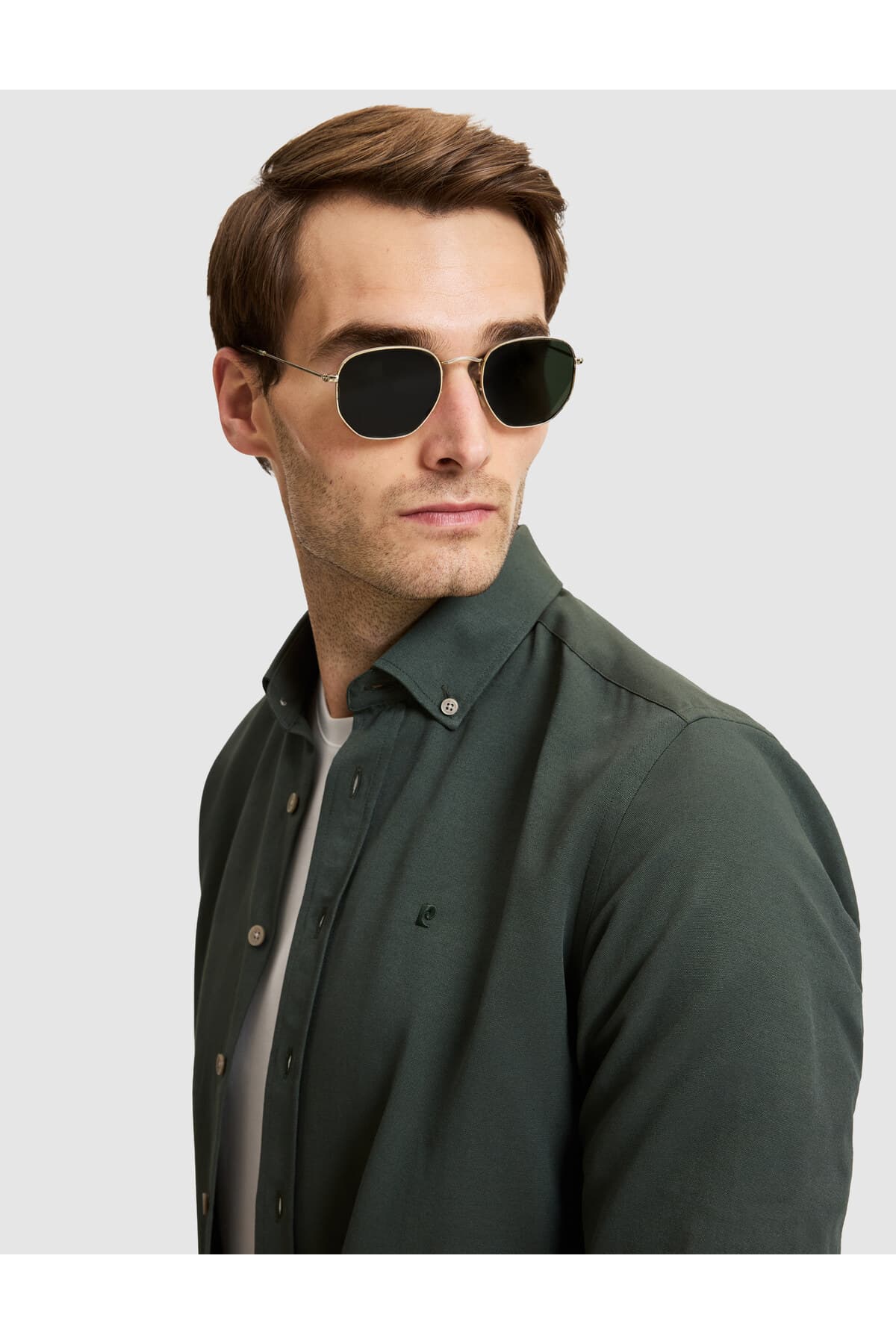 پیراهن مردانه Pierre Cardin آستین بلند اسلیم فیت خاکی تیره مدل 50325365-VR111 پیراهن مردانه Pierre Cardin آستین بلند اسلیم فیت خاکی تیره مدل 50325365-VR111