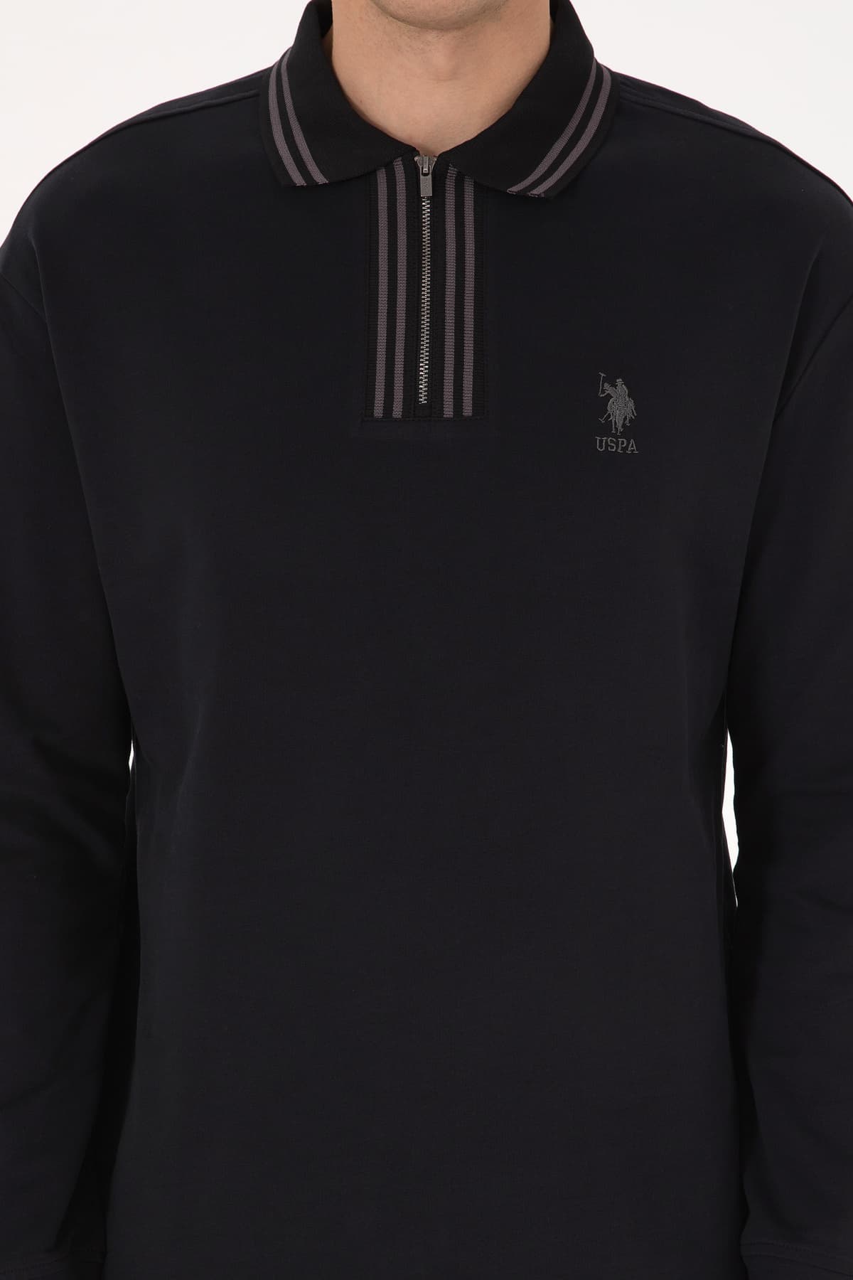 سویشرت مردانه U.S. Polo Assn. کامفورت فیت نیم زیپ مشکی مدل 50308927-VR046 سویشرت مردانه U.S. Polo Assn. کامفورت فیت نیم زیپ مشکی مدل 50308927-VR046
