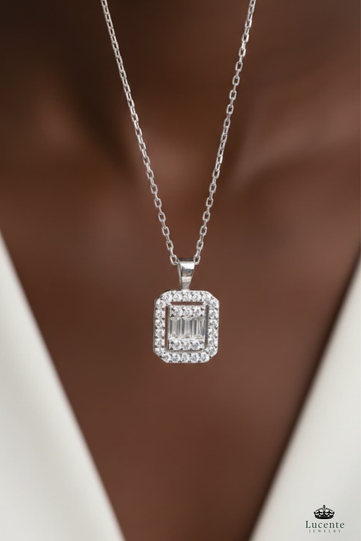 ست گردنبند و گوشواره زنانه Lucente Jewellery نقره 925 باگت ست گردنبند و گوشواره زنانه Lucente Jewellery نقره 925 باگت