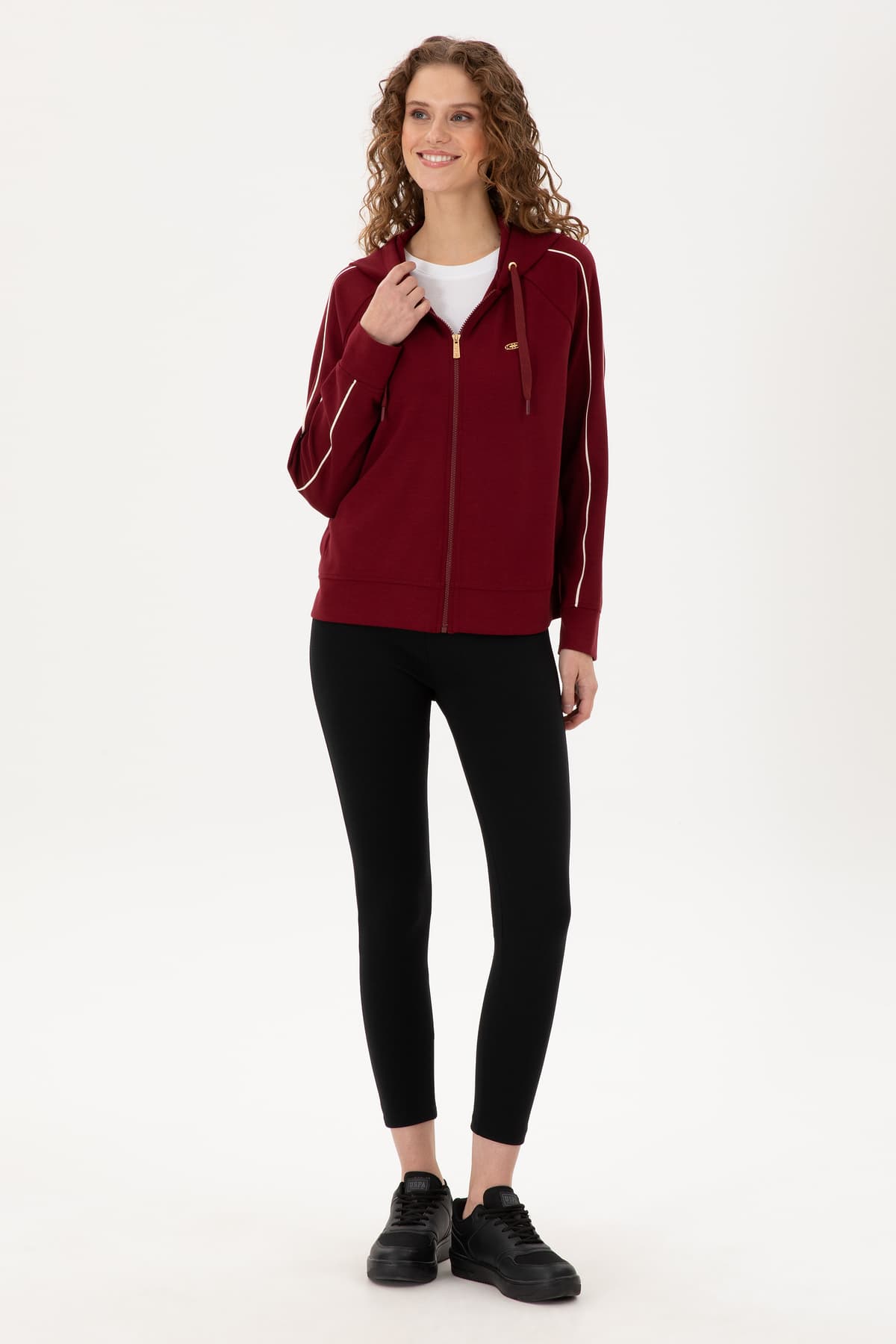 سوئیشرت زنانه U.S. Polo Assn. زرشکی کلاهدار با زیپ مدل 50297354-VR014 سوئیشرت زنانه U.S. Polo Assn. زرشکی کلاهدار با زیپ مدل 50297354-VR014