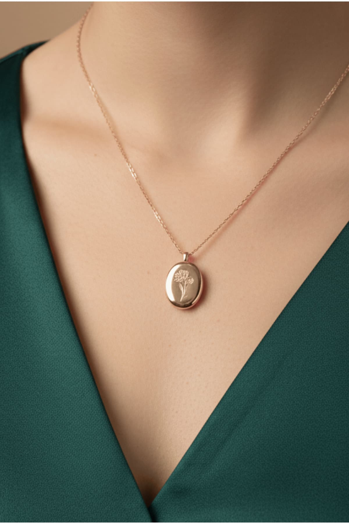 گردنبند Ricco Jewellery نقره 925 با روکش طلای 14 K عکسدار درپوشدار سفارشی گردنبند Ricco Jewellery نقره 925 با روکش طلای 14 K عکسدار درپوشدار سفارشی