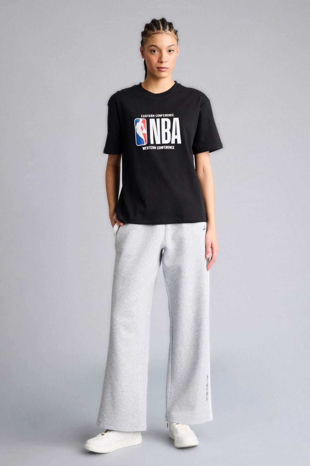 تیشرت زنانه Defacto پنبه ۱۰۰٪ NBA Wordmark فیت ریلکس آستین کوتاه مدل G0717AX26SP تیشرت زنانه Defacto پنبه ۱۰۰٪ NBA Wordmark فیت ریلکس آستین کوتاه مدل G0717AX26SP