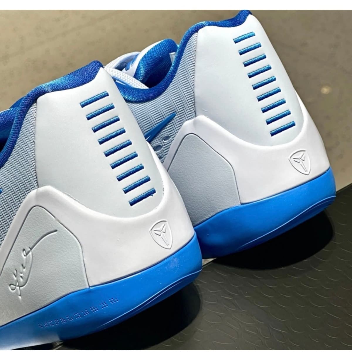 کفش بسکتبال بچگانه Nike آبی هیدروژنی مدل Kobe IX 9 Low EM GS کفش بسکتبال بچگانه Nike آبی هیدروژنی مدل Kobe IX 9 Low EM GS