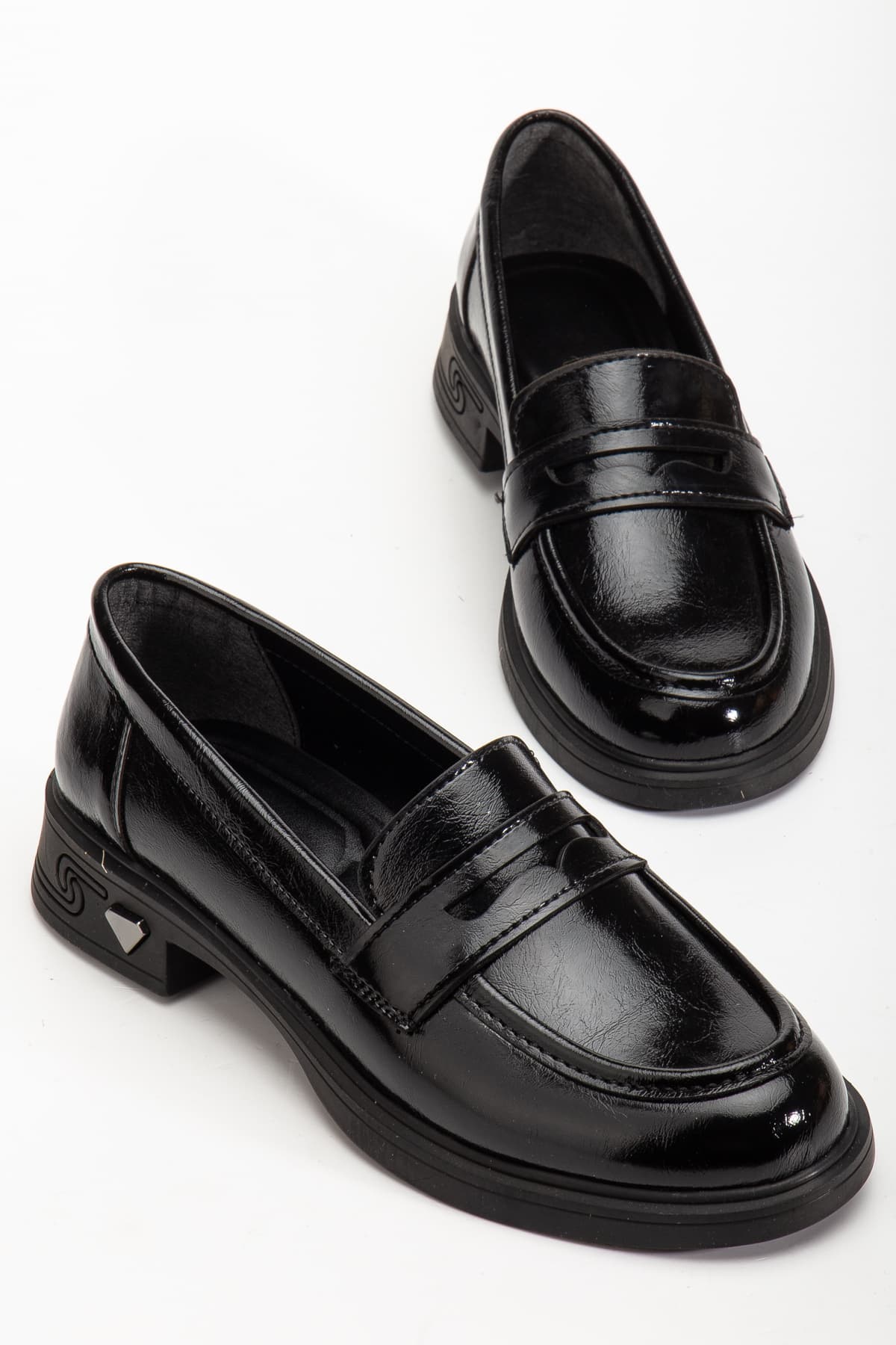 کفش زنانه HCO SHOES لافر آکسفورد کف ضدلغزش کفش زنانه HCO SHOES لافر آکسفورد کف ضدلغزش