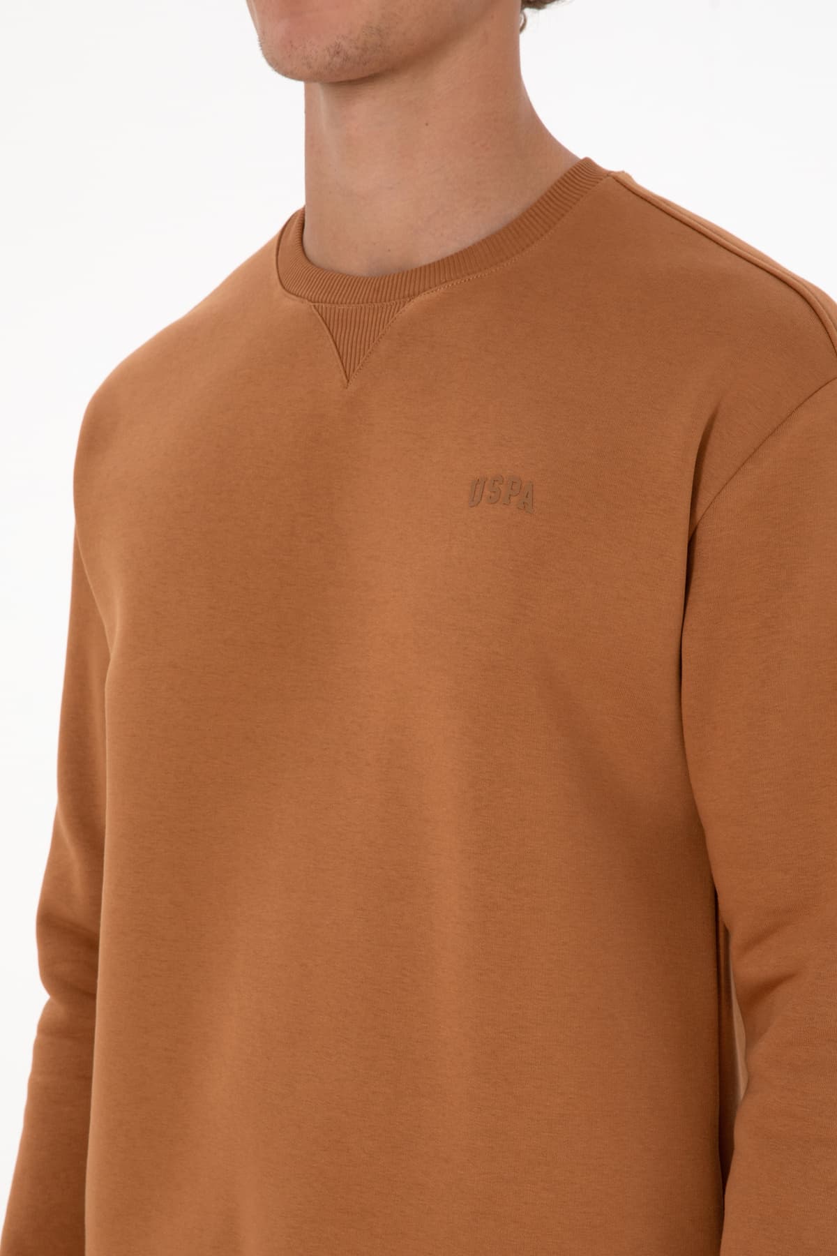 سویشرت مردانه U.S. Polo Assn. کامفورتفیت یقه گرد پرزدار شتری Basic مدل 50313757-VR233 سویشرت مردانه U.S. Polo Assn. کامفورتفیت یقه گرد پرزدار شتری Basic مدل 50313757-VR233