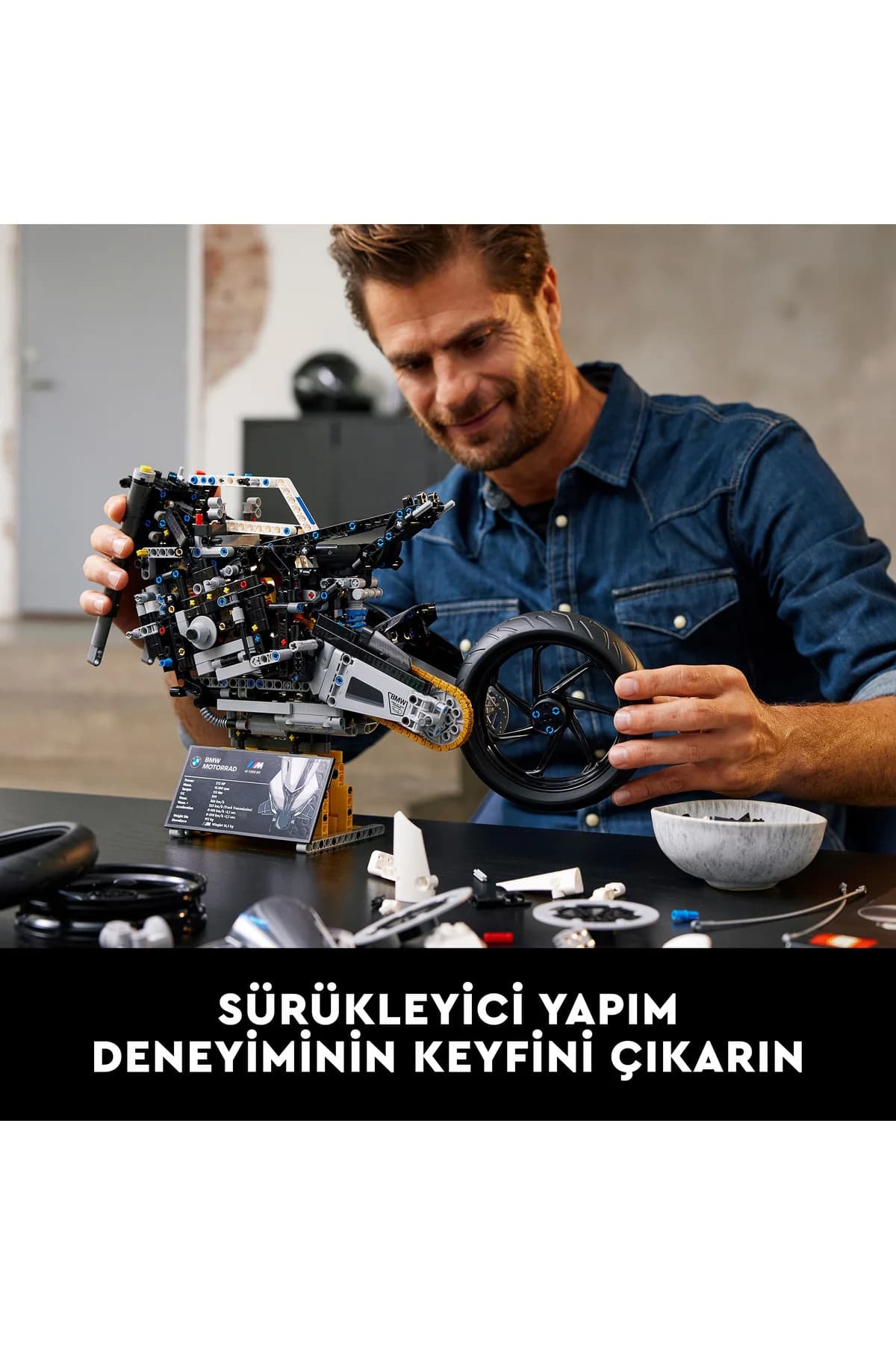لگو Technic BMW M مدل 1000 RR مدل 42130 (1925 قطعه) لگو Technic BMW M مدل 1000 RR مدل 42130 (1925 قطعه)