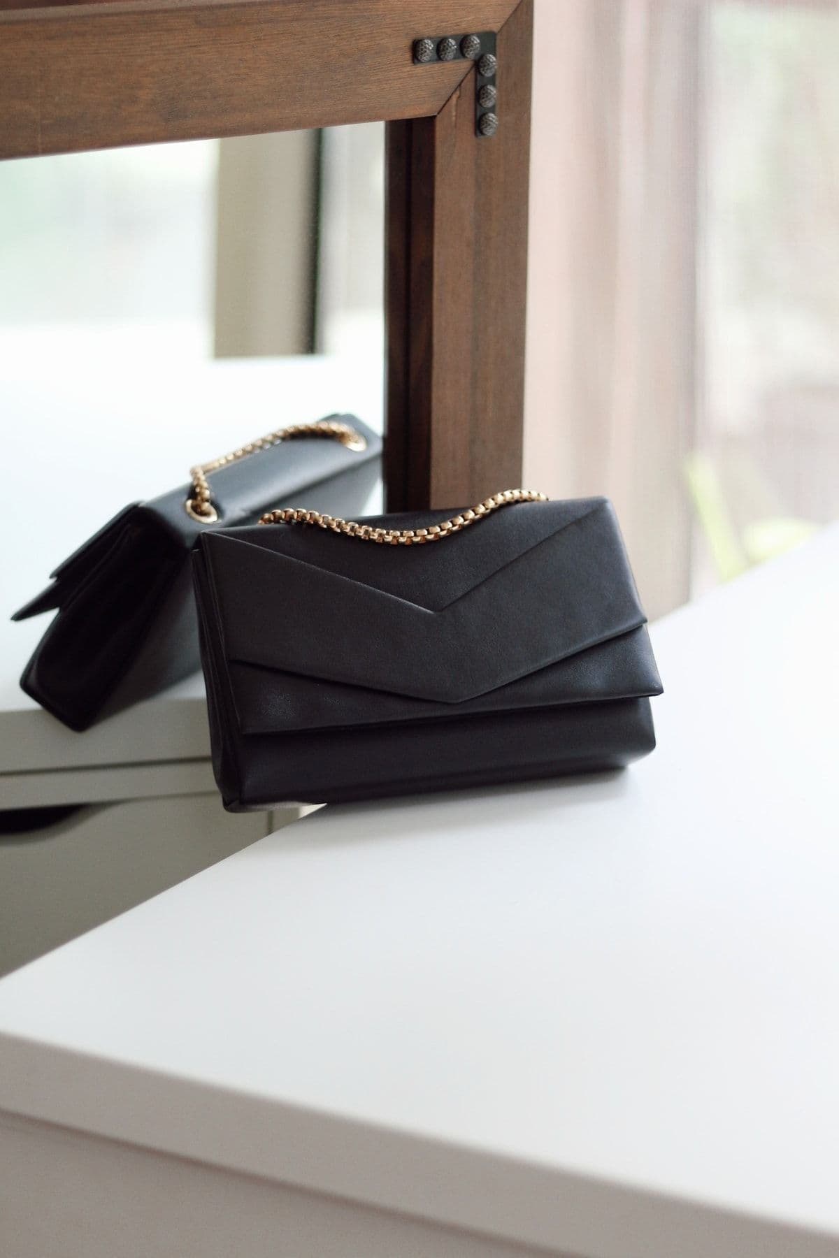 کیف دوشی زنانه Moom Bag مشکی پاکتی جعبهای کیف دوشی زنانه Moom Bag مشکی پاکتی جعبهای