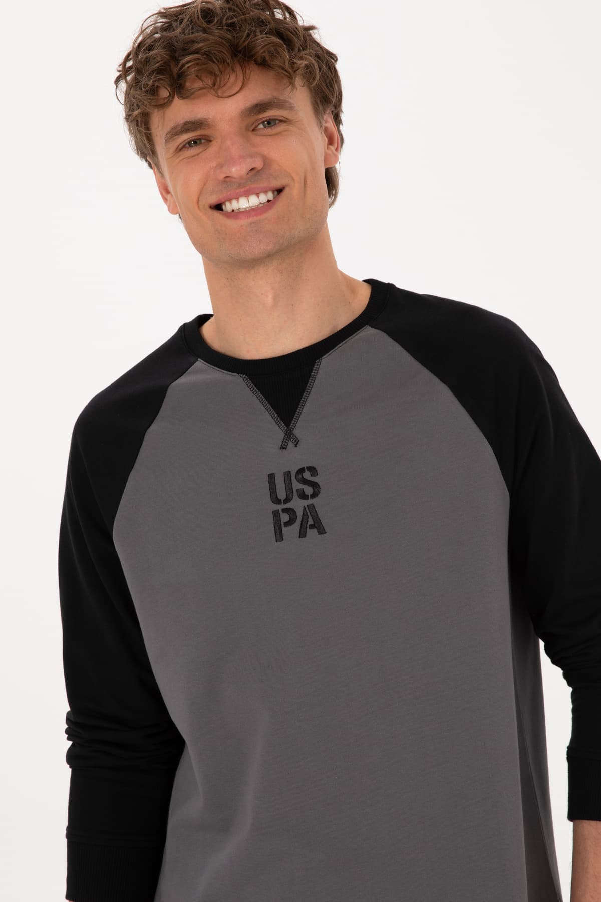 سوئیشرت مردانه U.S. Polo Assn. یقه گرد فیت معمولی نازک مشکی مدل 50315420-VR046 سوئیشرت مردانه U.S. Polo Assn. یقه گرد فیت معمولی نازک مشکی مدل 50315420-VR046
