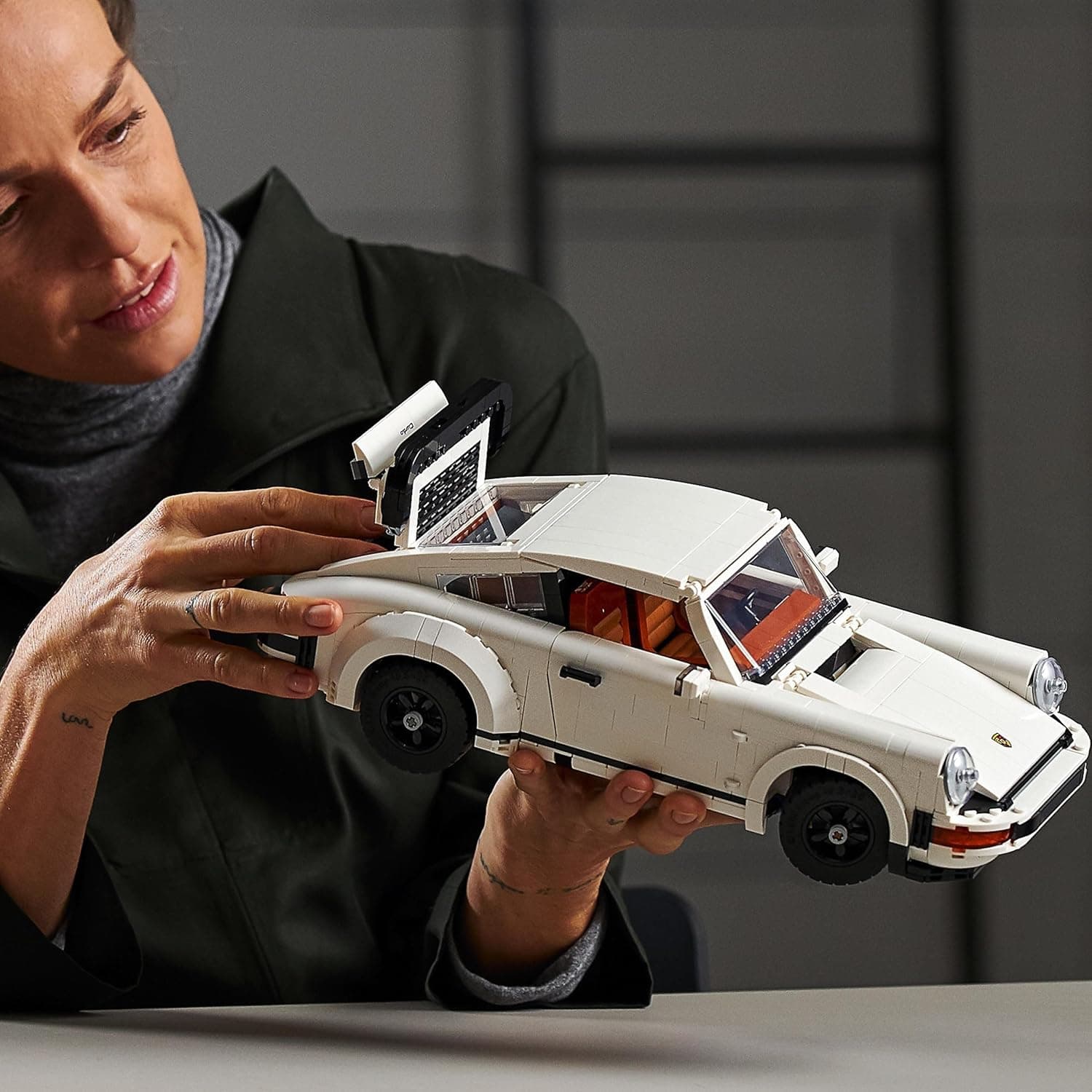 لگو Creator Expert مدل Porsche 911 لگو Creator Expert مدل Porsche 911