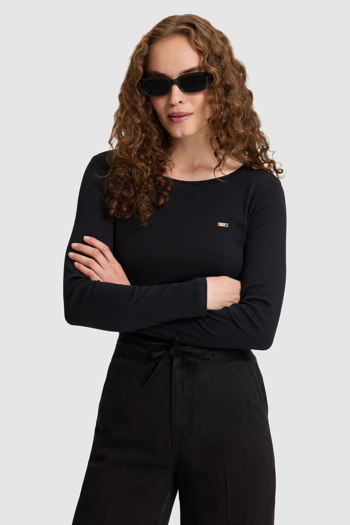 تیشرت زنانه U.S. Polo Assn. سیاه مدل 50333801-VR046 تیشرت زنانه U.S. Polo Assn. سیاه مدل 50333801-VR046