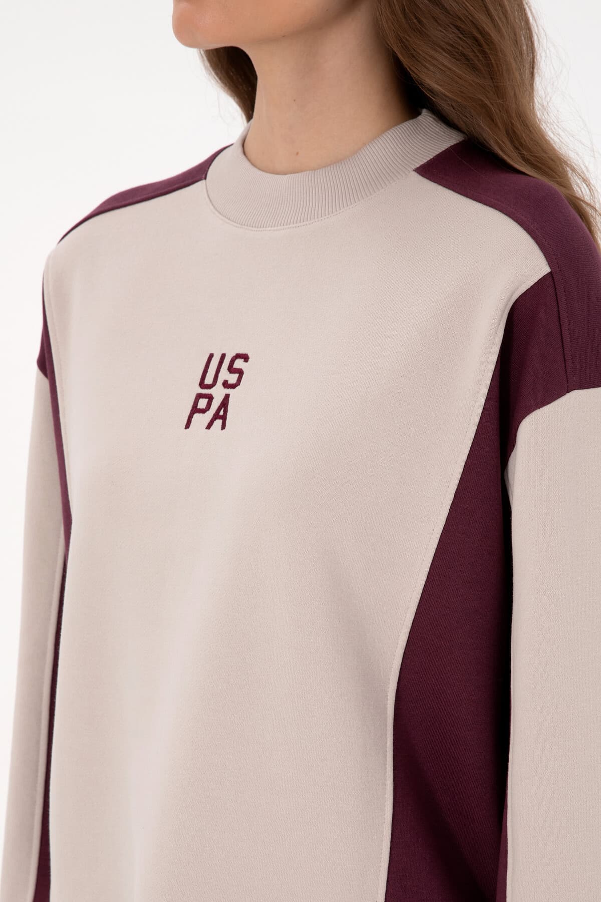 سوئیشرت زنانه U.S. Polo Assn. بوردو یقه گرد مدل 50314951-VR177 سوئیشرت زنانه U.S. Polo Assn. بوردو یقه گرد مدل 50314951-VR177