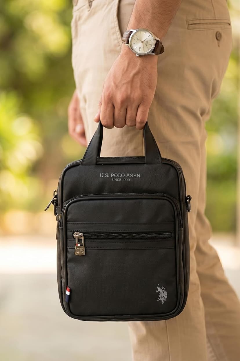 کیف مسنجر مردانه U.S. Polo Assn دوشی مشکی مدل 26038 کیف مسنجر مردانه U.S. Polo Assn دوشی مشکی مدل 26038