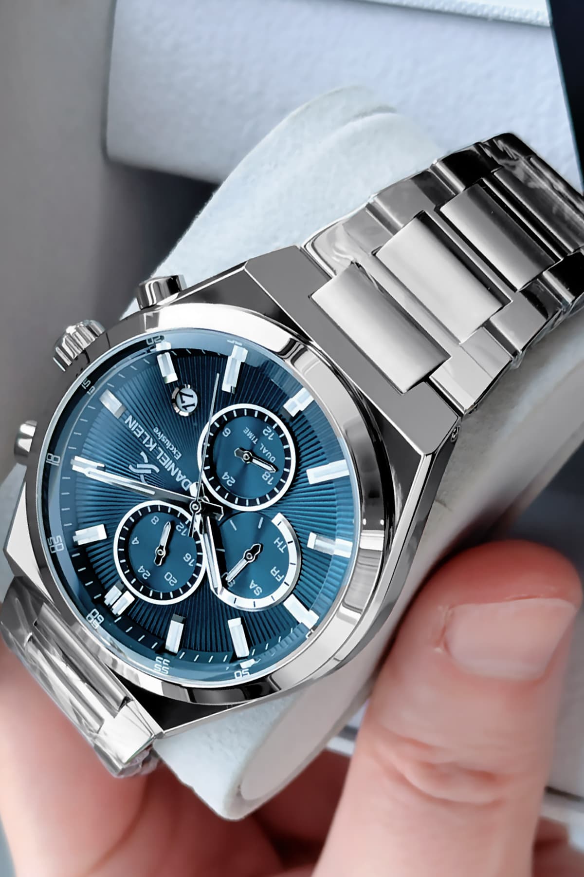 ساعت مردانه Daniel Klein Exclusive نقرهای بند فولادی ضد آب 3 ATM مدل CBK449 ساعت مردانه Daniel Klein Exclusive نقرهای بند فولادی ضد آب 3 ATM مدل CBK449