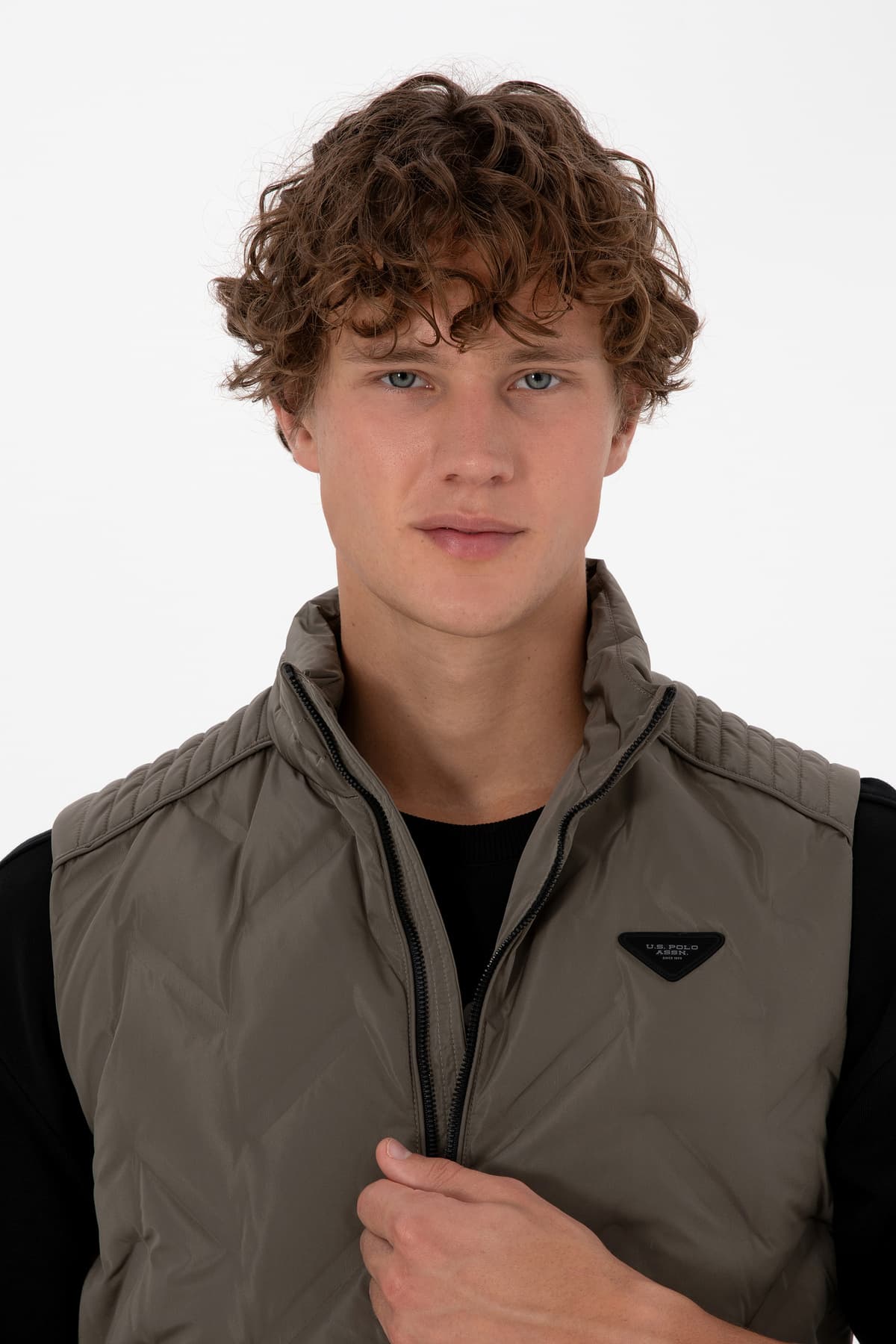 جلیقه مردانه U.S. Polo Assn. ویزون مدل 50310304-VR052 جلیقه مردانه U.S. Polo Assn. ویزون مدل 50310304-VR052