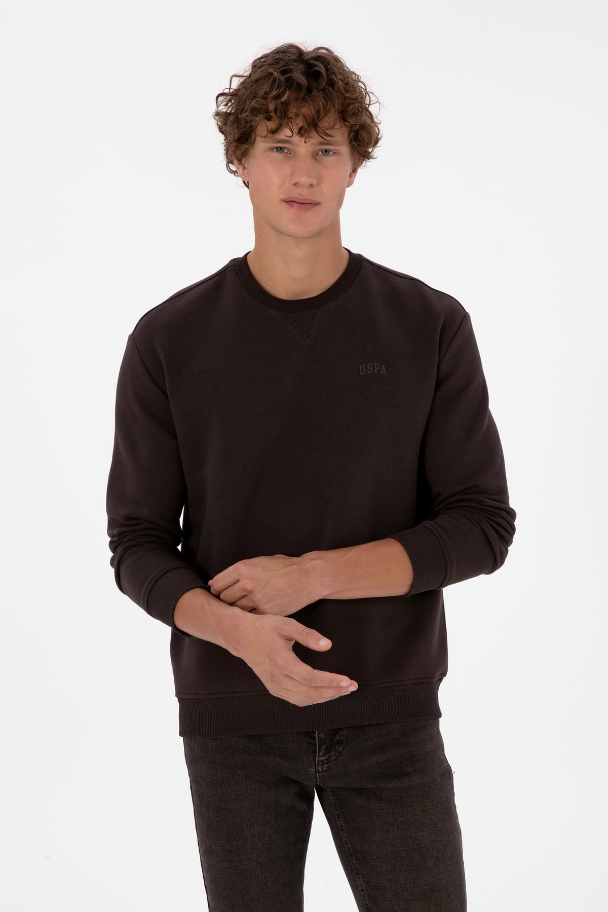 سوئیشرت مردانه U.S. Polo Assn. فیت راحت یقه گرد پرزدار قهوهای مدل 50313757-VR084 سوئیشرت مردانه U.S. Polo Assn. فیت راحت یقه گرد پرزدار قهوهای مدل 50313757-VR084