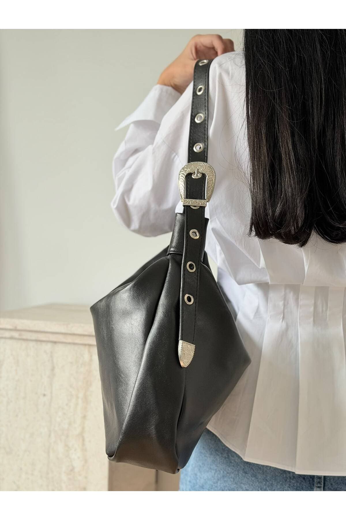 کیف زنانه lalettobags مدل Frezya کراسبادی با جزئیات کمربند کیف زنانه lalettobags مدل Frezya کراسبادی با جزئیات کمربند