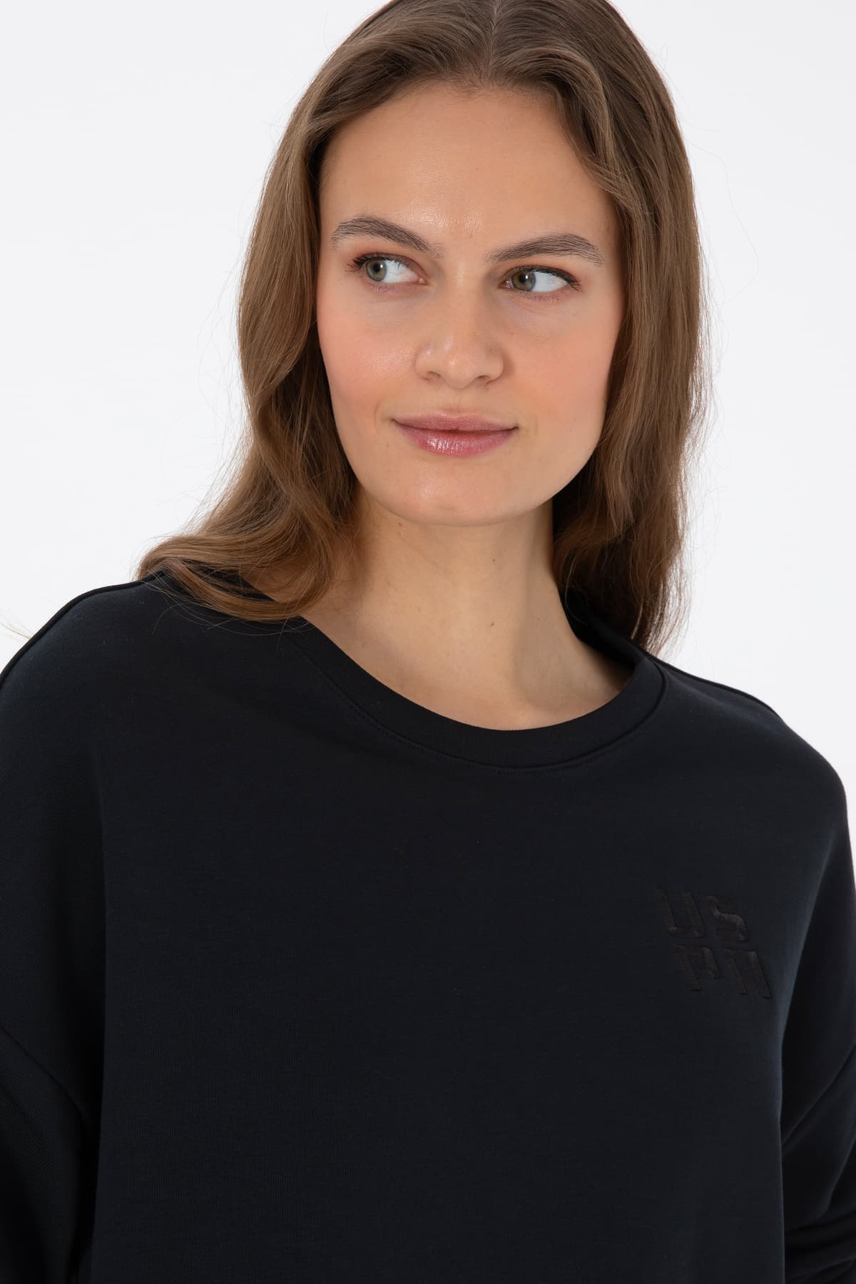 سوئیشرت زنانه U.S. Polo Assn. مشکی یقه گرد ساده مدل 50313565-VR046 سوئیشرت زنانه U.S. Polo Assn. مشکی یقه گرد ساده مدل 50313565-VR046