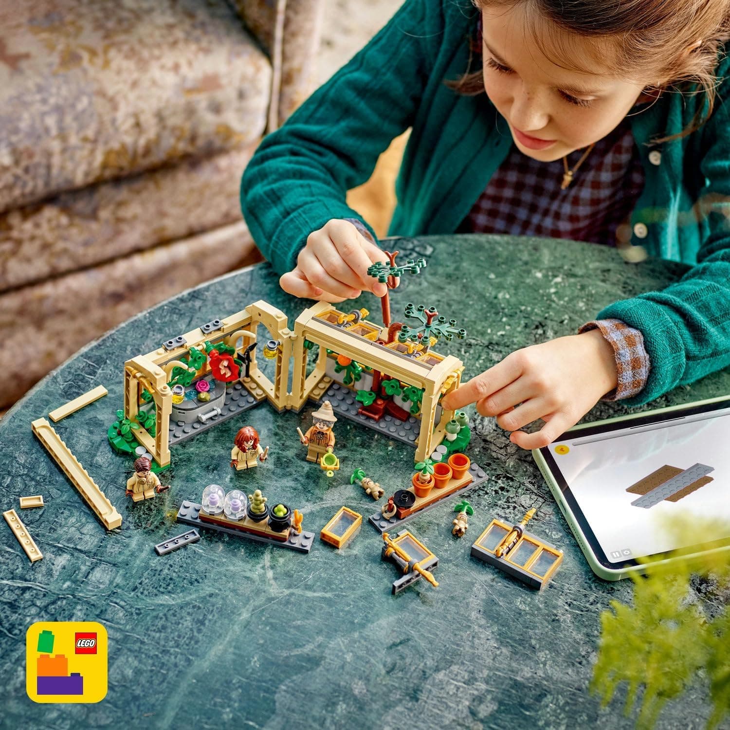 لگو Harry Potter قلعه Hogwarts درس گیاهشناسی مدل 76445 لگو Harry Potter قلعه Hogwarts درس گیاهشناسی مدل 76445