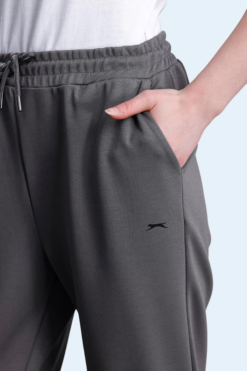 شلوار ورزشی زنانه Slazenger جیبدار خاکستری تیره مدل VELAR I شلوار ورزشی زنانه Slazenger جیبدار خاکستری تیره مدل VELAR I