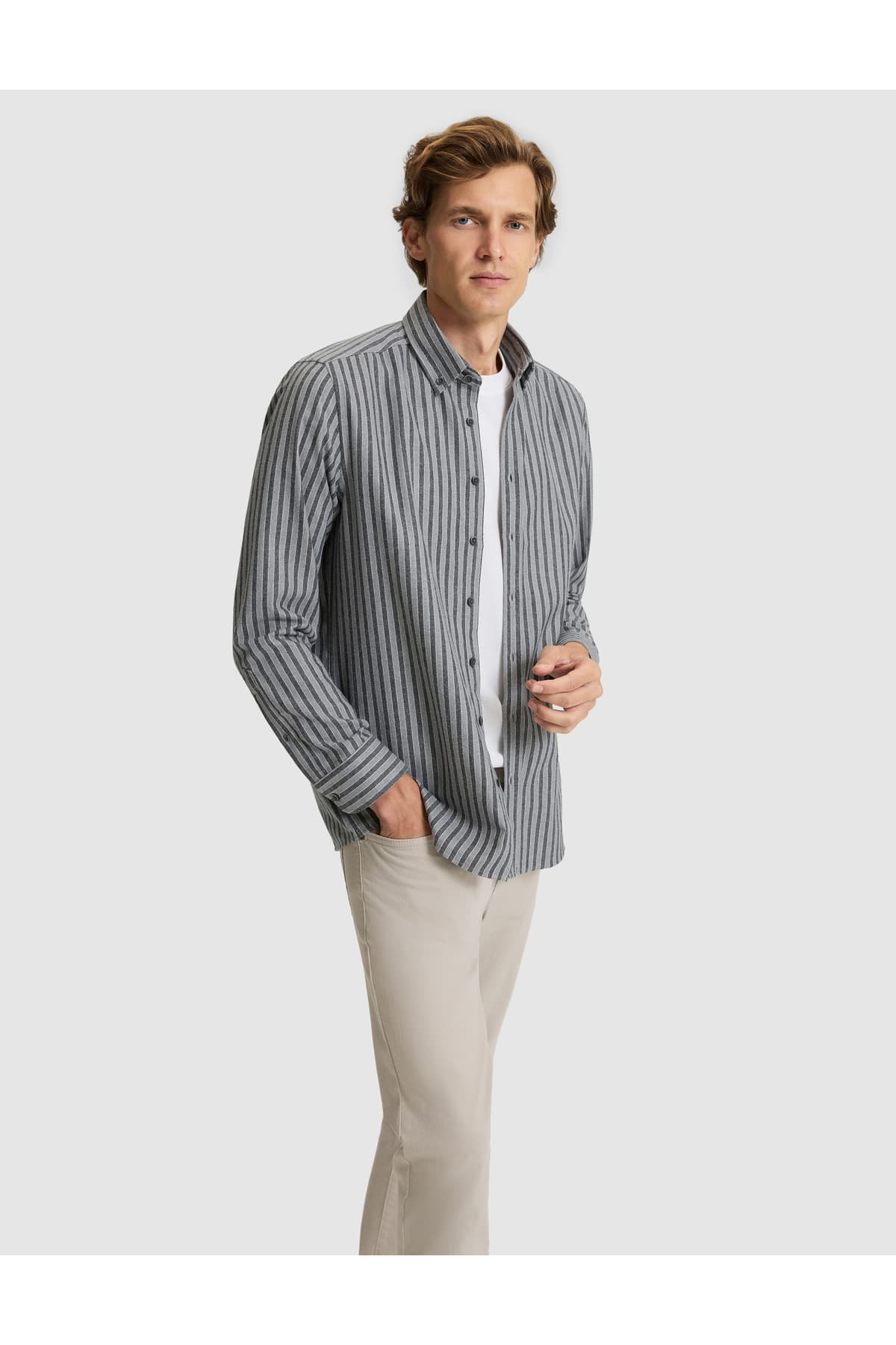 پیراهن مردانه Pierre Cardin خاکستری خطدار فیت معمولی آستین بلند مدل 50316710-VR024 پیراهن مردانه Pierre Cardin خاکستری خطدار فیت معمولی آستین بلند مدل 50316710-VR024