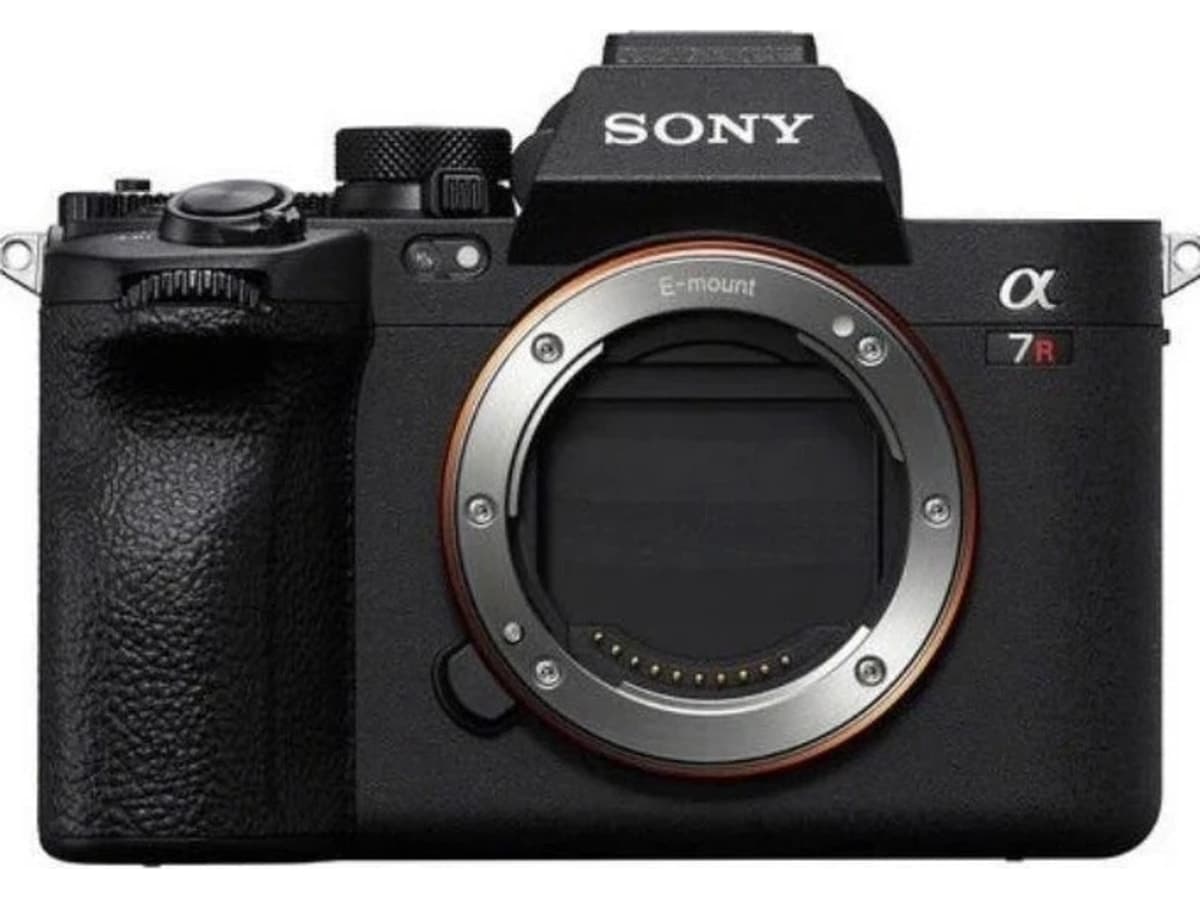 دوربین Sony مدل A7R V با لنز 70-200 f/2.8 GM II کیت دوربین Sony مدل A7R V با لنز 70-200 f/2.8 GM II کیت
