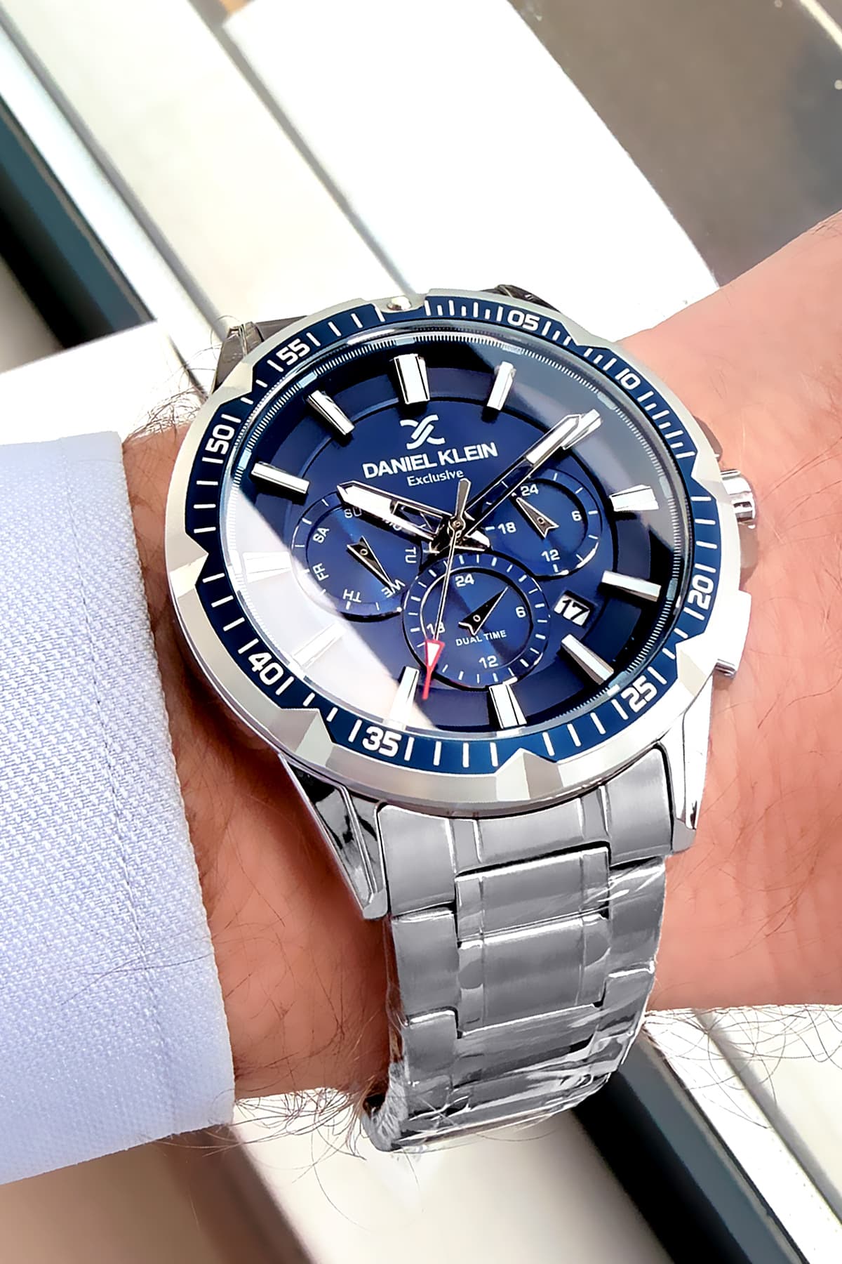 ساعت مردانه Daniel Klein Exclusive 3 ATM بند فولادی نقرهای سبز مدل DKE2004C3 ساعت مردانه Daniel Klein Exclusive 3 ATM بند فولادی نقرهای سبز مدل DKE2004C3