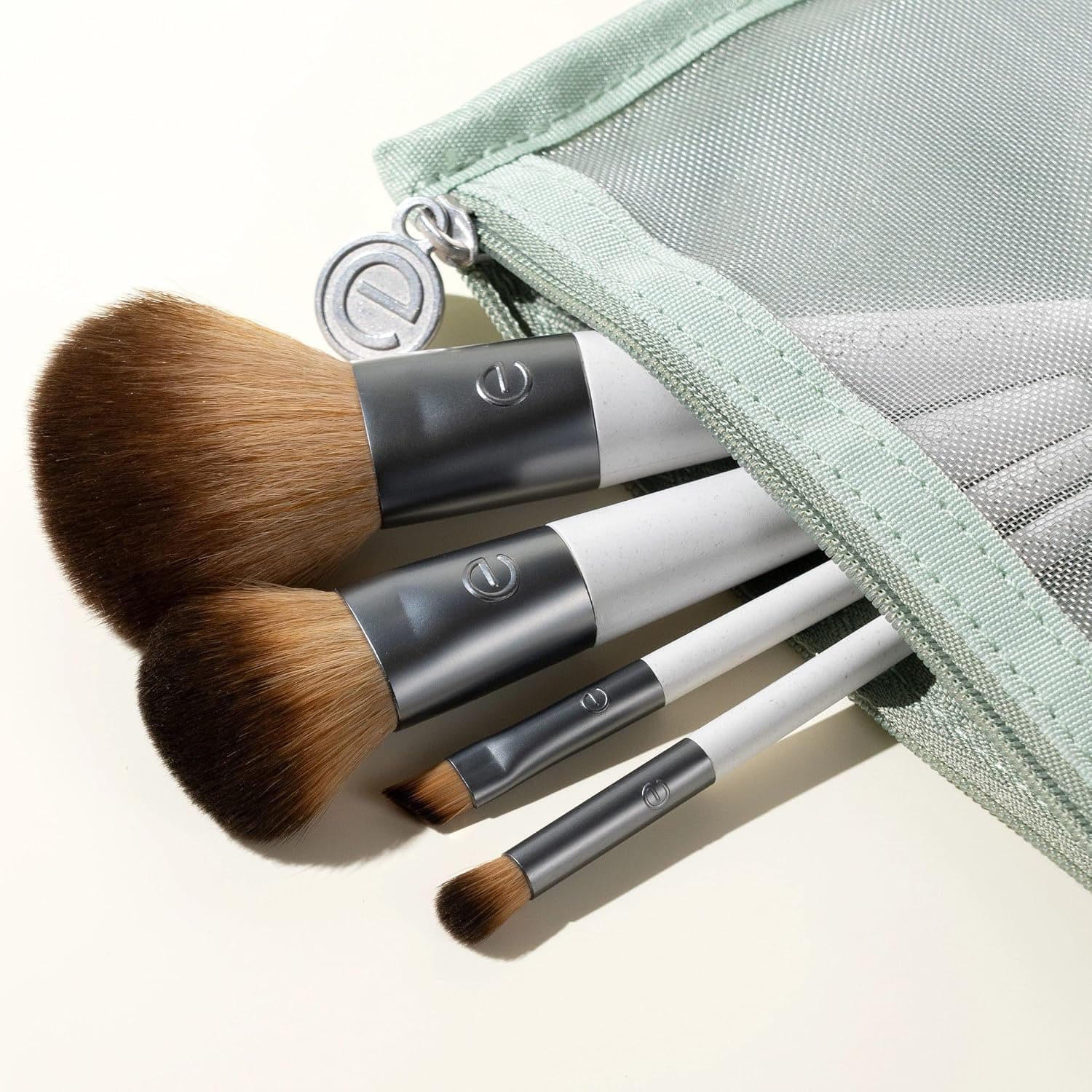 ست برس آرایشی Ecotools مدل On The Go EC-1613 ست برس آرایشی Ecotools مدل On The Go EC-1613