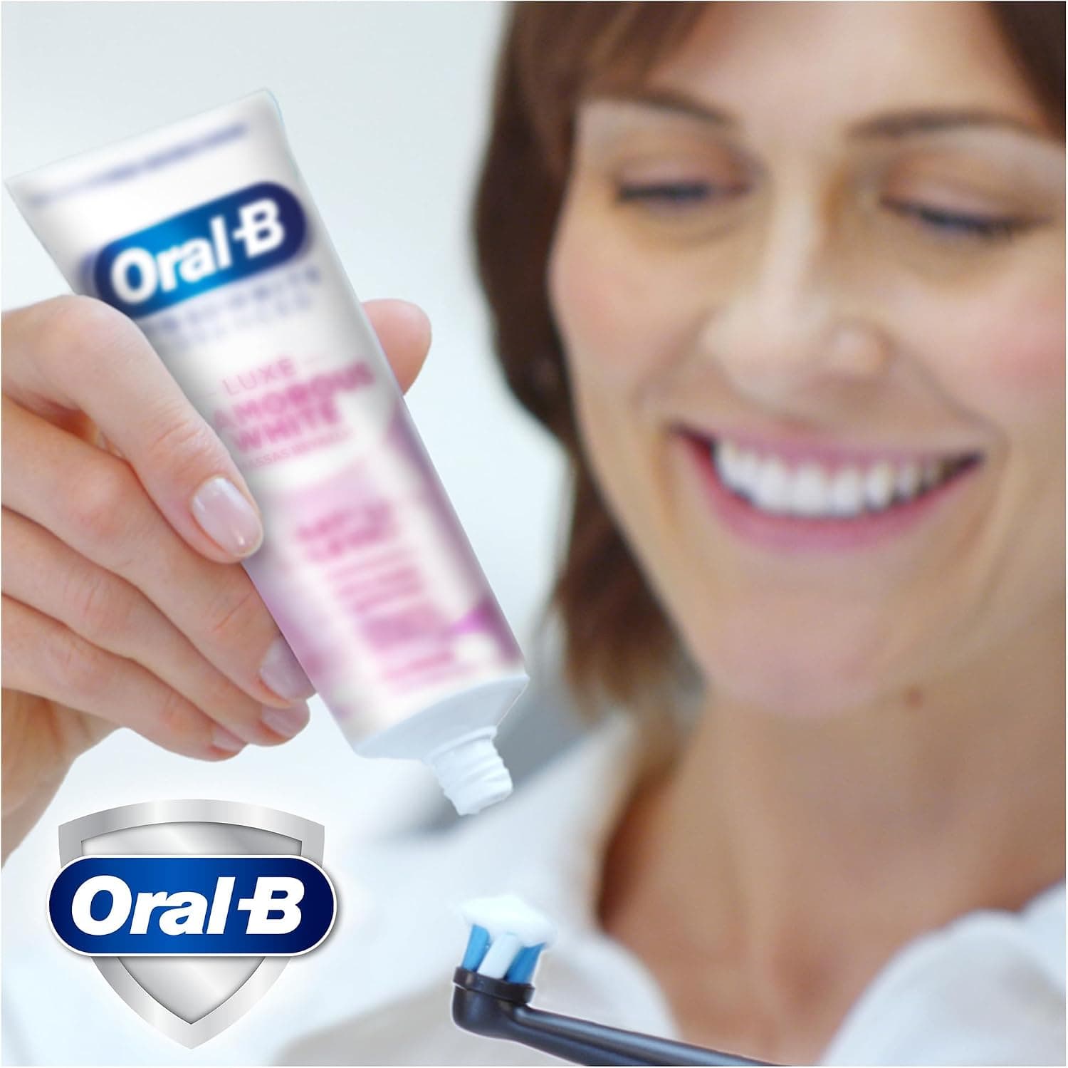 خمیردندان سفیدکننده Oral-B مدل Pro 3D White Advanced Luxe Glamorous White 75 ml خمیردندان سفیدکننده Oral-B مدل Pro 3D White Advanced Luxe Glamorous White 75 ml