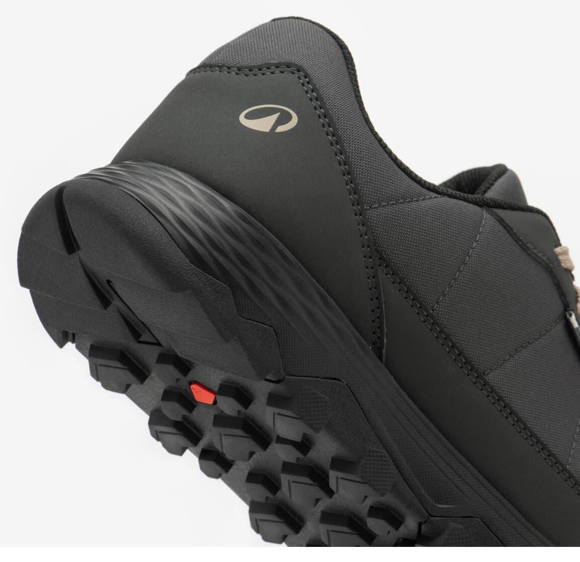 کفش مردانه Decathlon Quechua ضد آب خاکستری تیره مدل NH100 کفش مردانه Decathlon Quechua ضد آب خاکستری تیره مدل NH100