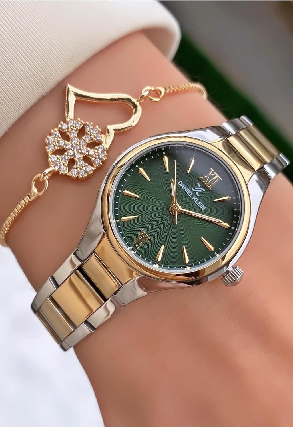 ساعت مچی زنانه Daniel Klein دو رنگ طلایینقرهای بند فولادی شیشه معدنی ساعت مچی زنانه Daniel Klein دو رنگ طلایینقرهای بند فولادی شیشه معدنی
