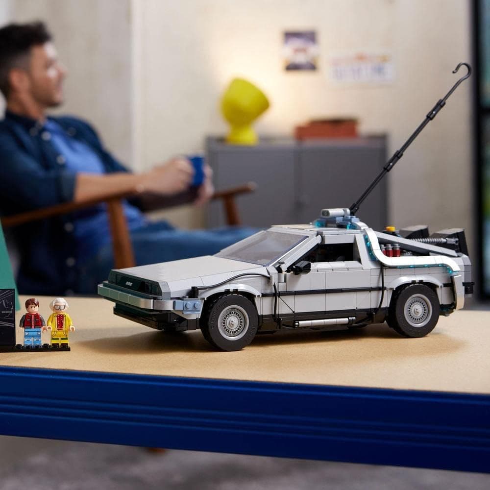 لگو Icons ماشین زمان Back to the Future مدل 10300 لگو Icons ماشین زمان Back to the Future مدل 10300