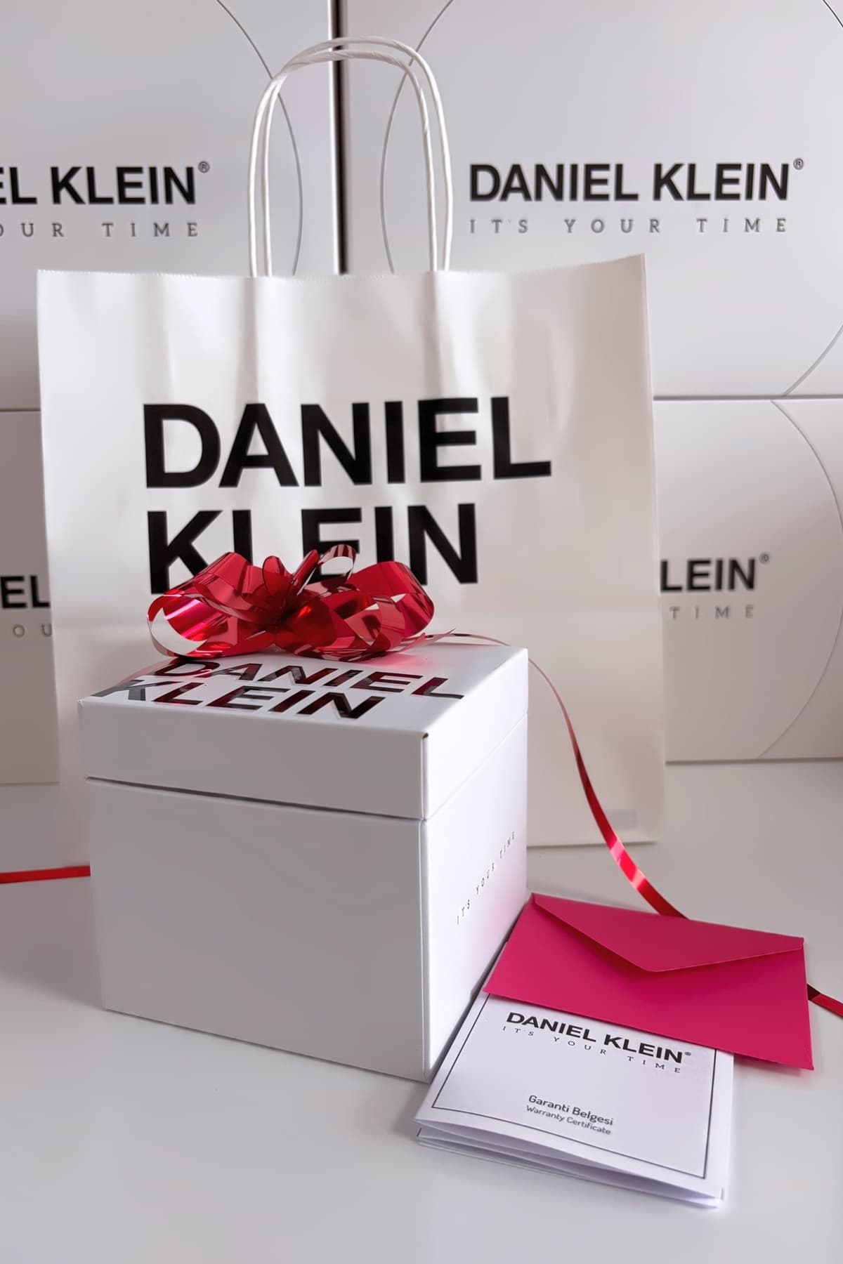 ساعت مچی زنانه Daniel Klein مینیمال کیس بیضی ساعت مچی زنانه Daniel Klein مینیمال کیس بیضی