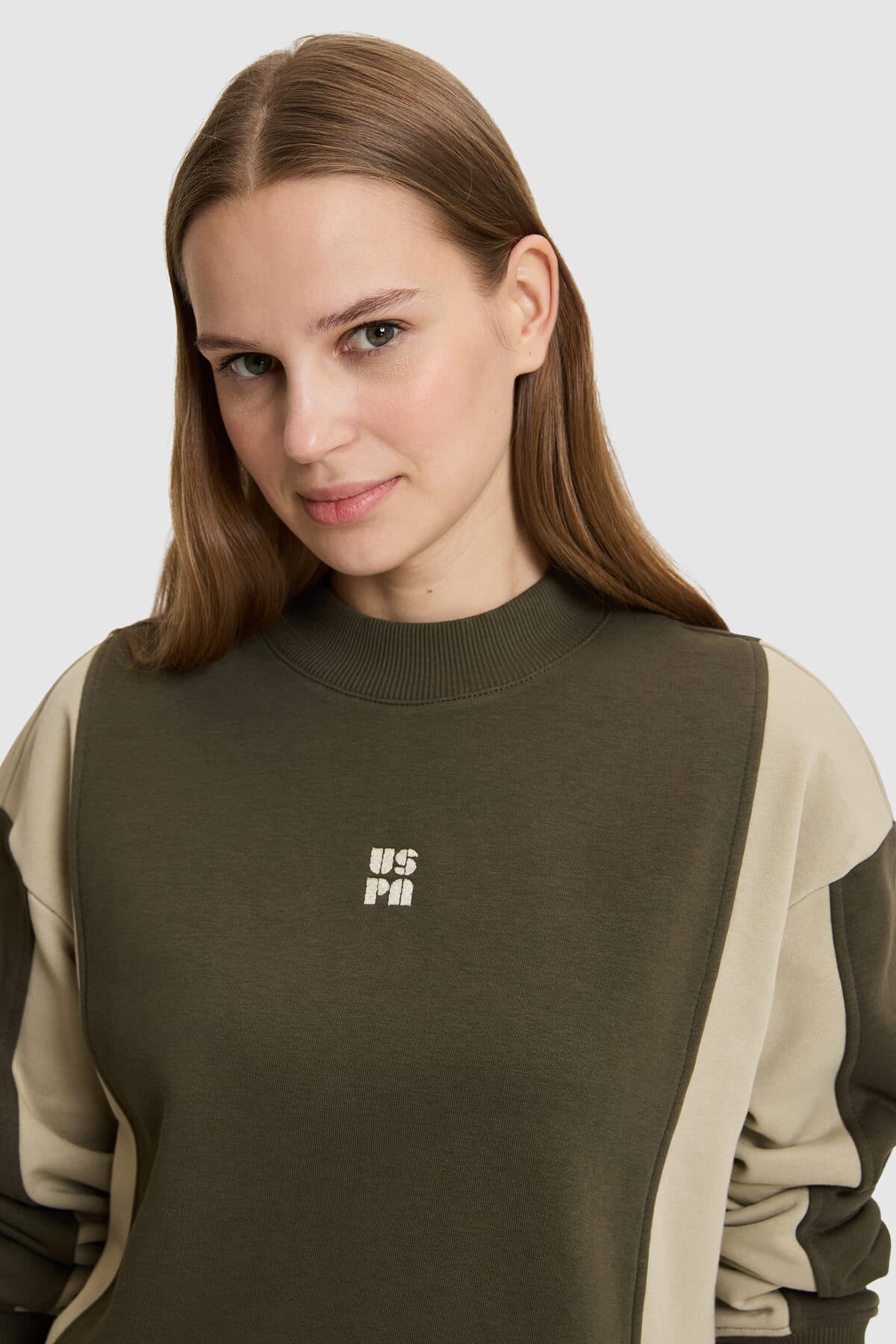 سوئیشرت زنانه U.S. Polo Assn. خاکی تیره مدل 50329014-VR111 سوئیشرت زنانه U.S. Polo Assn. خاکی تیره مدل 50329014-VR111