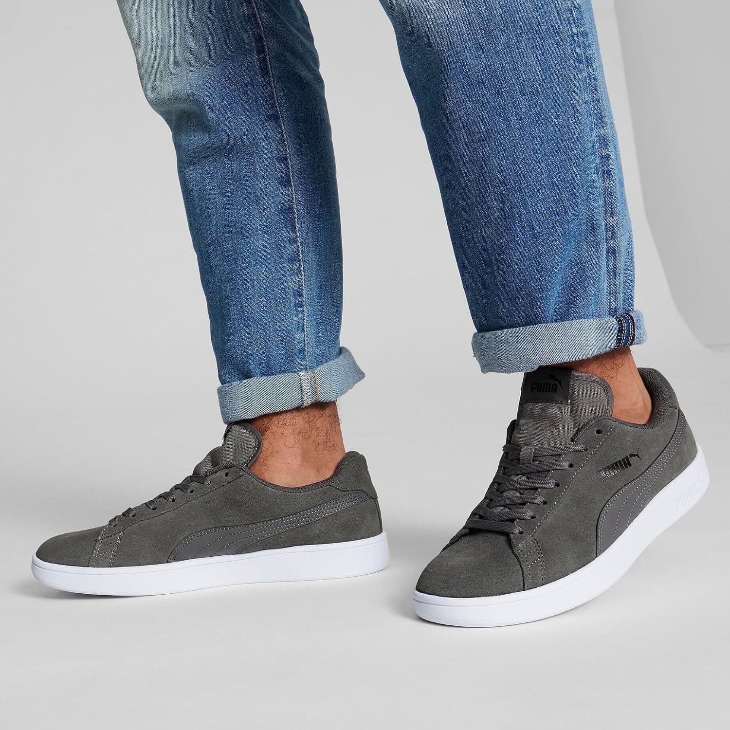 کفش ورزشی یونیسکس PUMA مدل Smash V2 کفش ورزشی یونیسکس PUMA مدل Smash V2