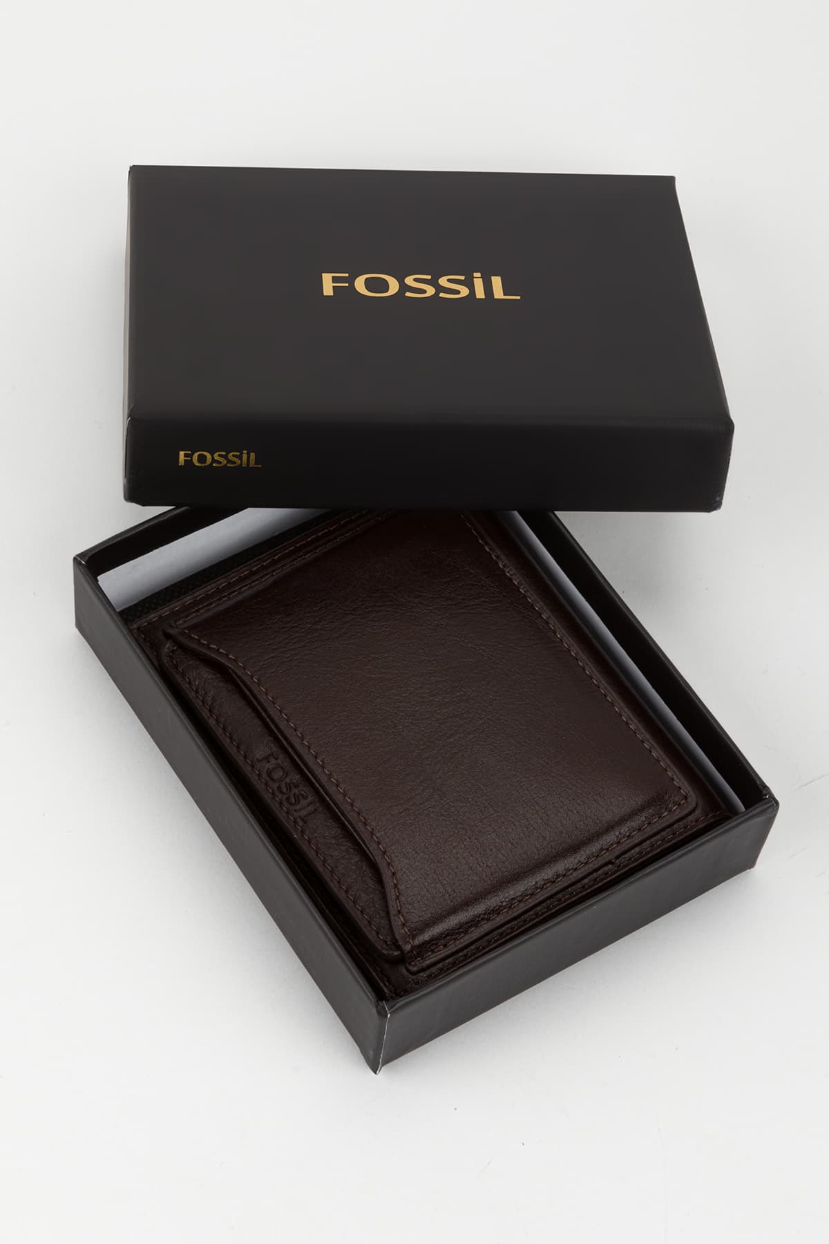 کیف پول مردانه Fossil چرم طبیعی %100 با جای کارت اضافی کیف پول مردانه Fossil چرم طبیعی %100 با جای کارت اضافی
