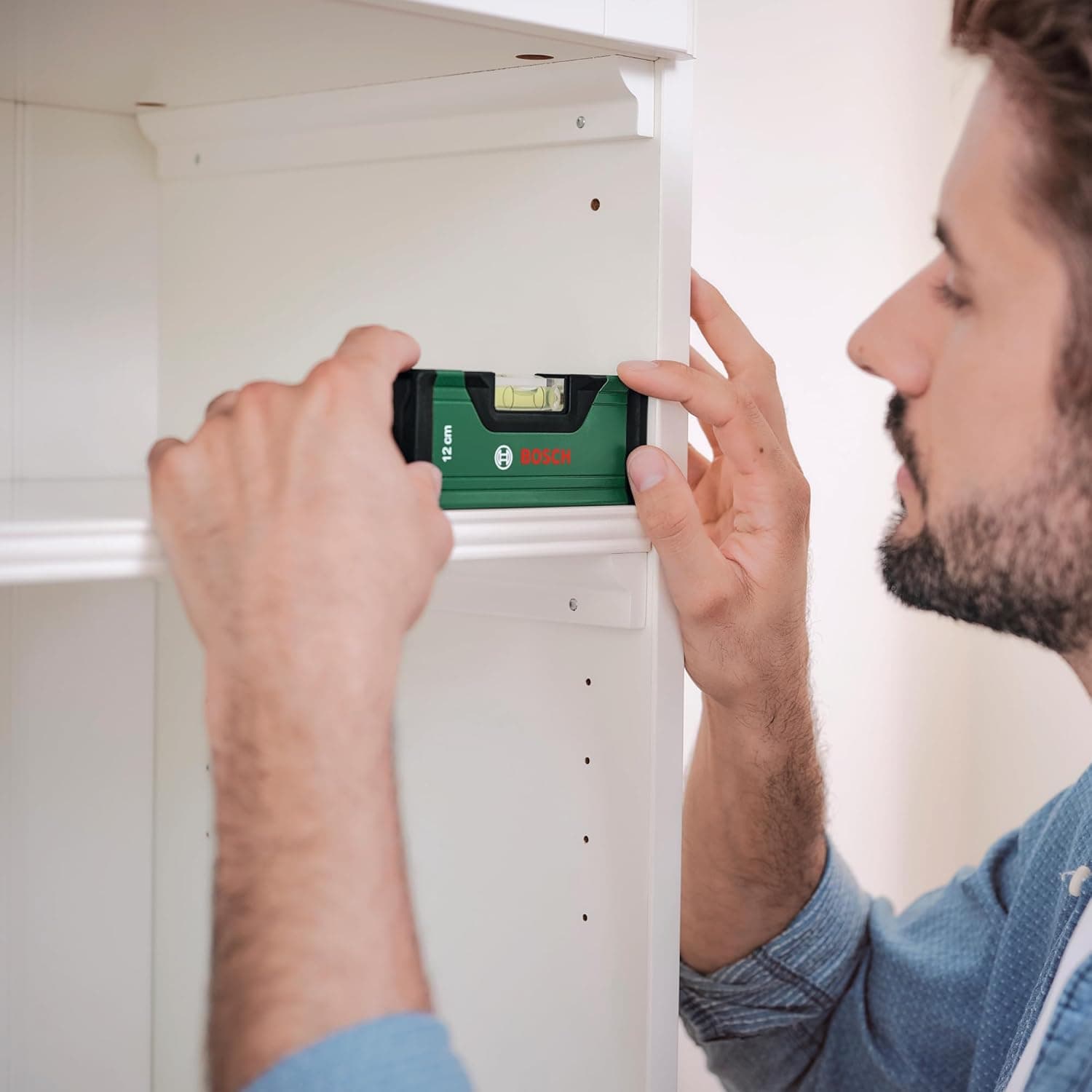تراز آب Bosch به طول 12 سانتیمتر تراز آب Bosch به طول 12 سانتیمتر