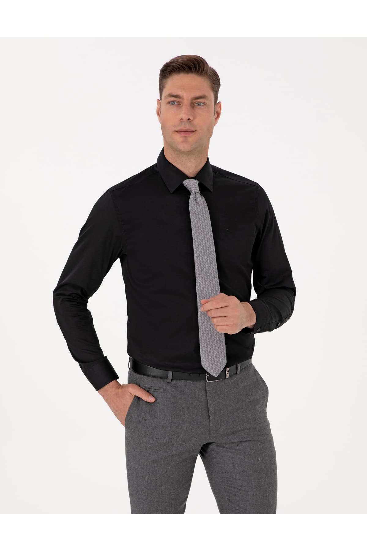 پیراهن مردانه Pierre Cardin مشکی نخی ساتن براق اسلیم فیت آستین بلند مدل 50315407-VR046 پیراهن مردانه Pierre Cardin مشکی نخی ساتن براق اسلیم فیت آستین بلند مدل 50315407-VR046