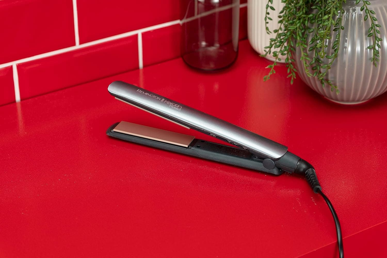 اتو مو Remington با حسگر هوشمند محافظت حرارتی و نمایشگر دیجیتال مدل S8598 Keratin Protect 160-230°C اتو مو Remington با حسگر هوشمند محافظت حرارتی و نمایشگر دیجیتال مدل S8598 Keratin Protect 160-230°C