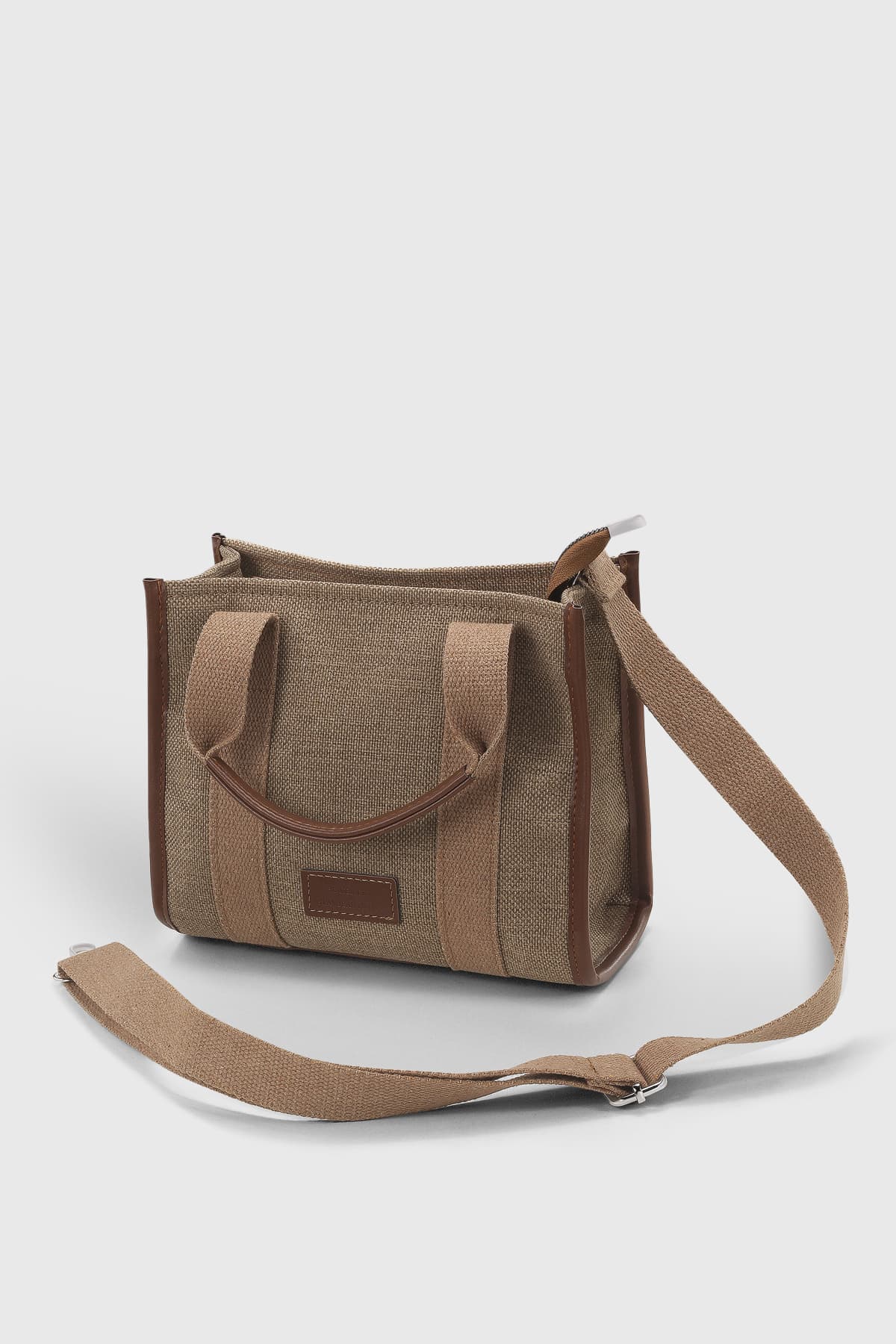 کیف توت زنانه Housebags حصیری طبیعی با بند شانهای مدل 278 کیف توت زنانه Housebags حصیری طبیعی با بند شانهای مدل 278