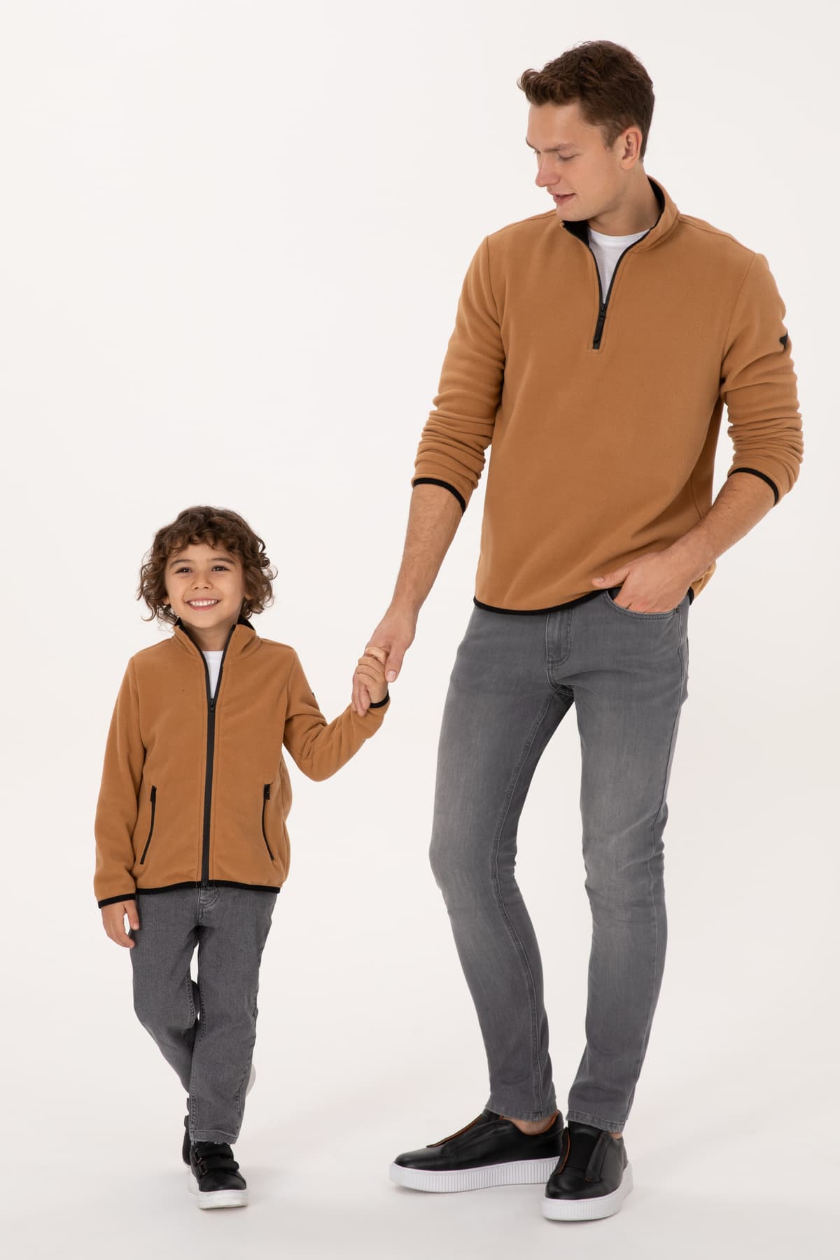 سوئیشرت مردانه U.S. Polo Assn. فیت معمولی شتری نیم زیپ Polar مدل 50313777-VR233 سوئیشرت مردانه U.S. Polo Assn. فیت معمولی شتری نیم زیپ Polar مدل 50313777-VR233
